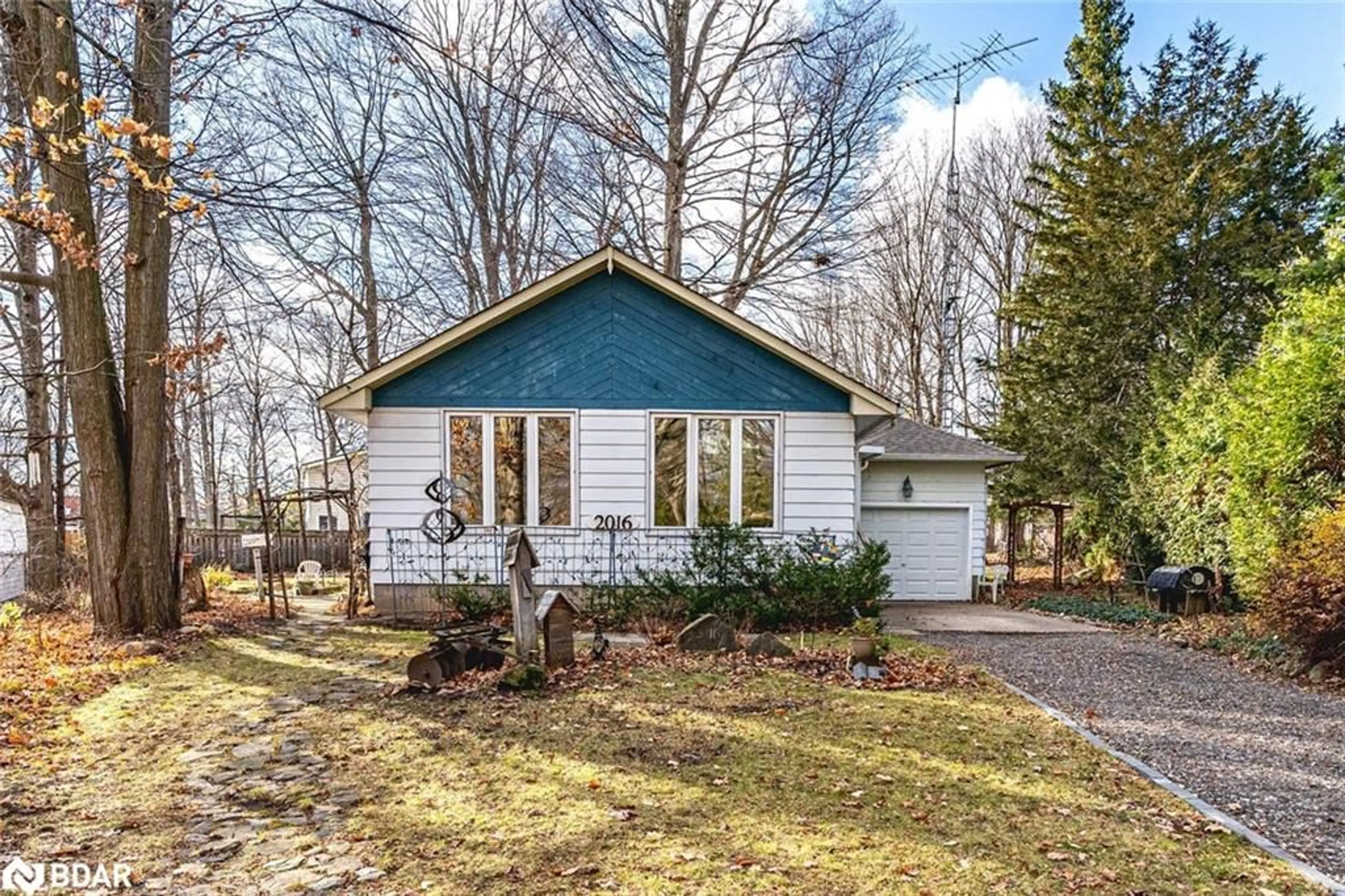 Unknown for 2016 Kate Ave, Innisfil Ontario L9S 1Y2