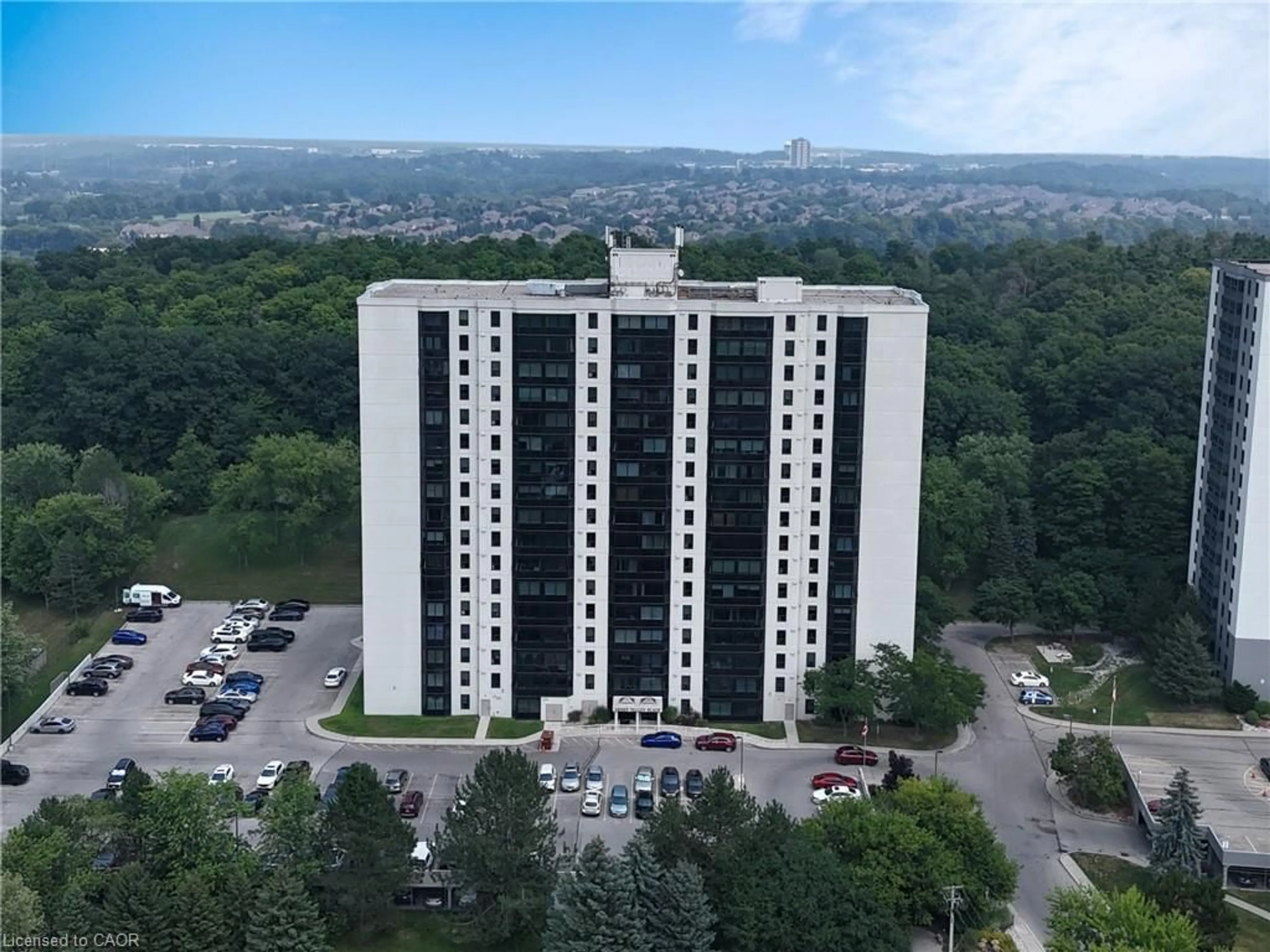 A pic from outside/outdoor area/front of a property/back of a property/a pic from drone, building for 35 Green Valley Dr #506, Kitchener Ontario N2P 2A5