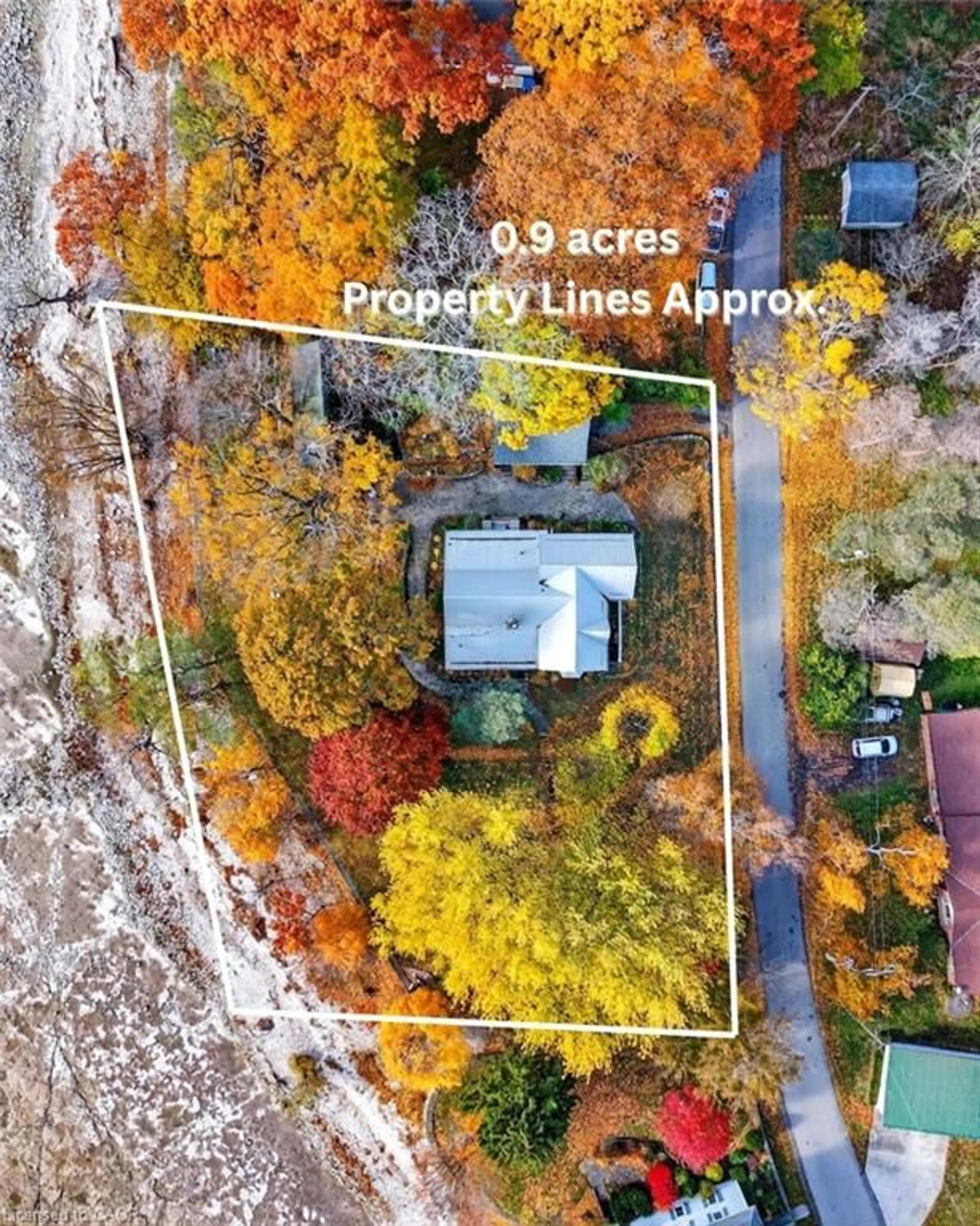 A pic from outside/outdoor area/front of a property/back of a property/a pic from drone, unknown for 685 Sandy Bay Rd, Dunnville Ontario N1A 2W6
