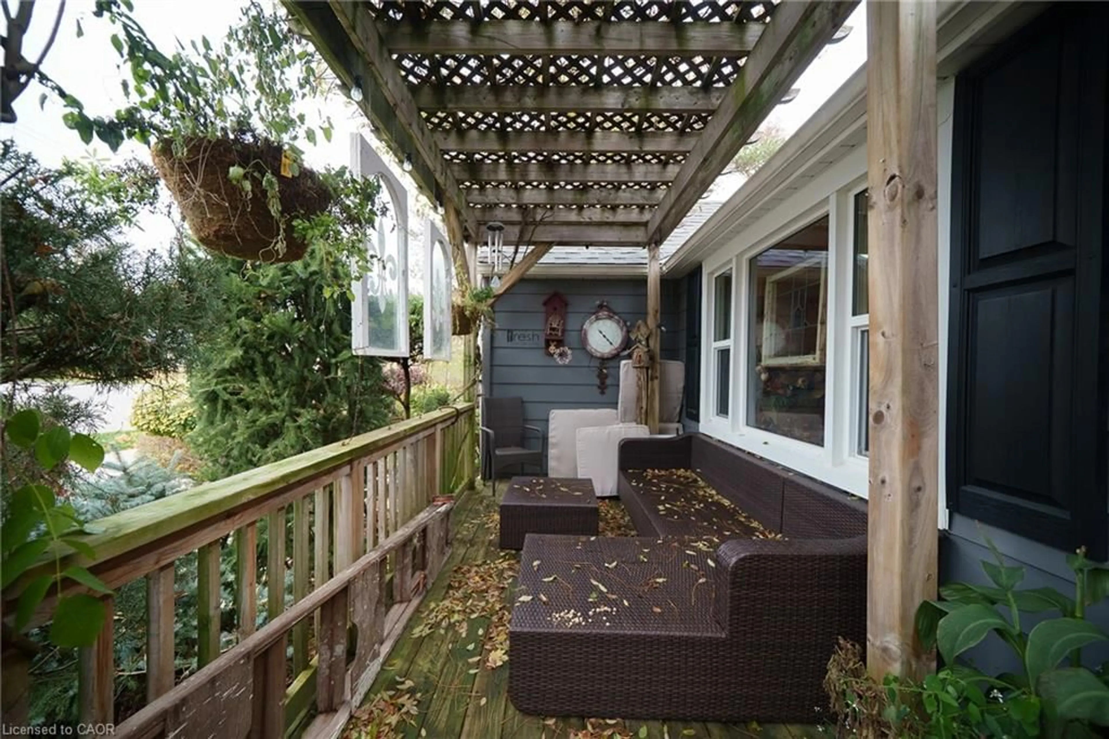 Patio, street for 290 Hill St, Fergus Ontario Z1Z 1Z1