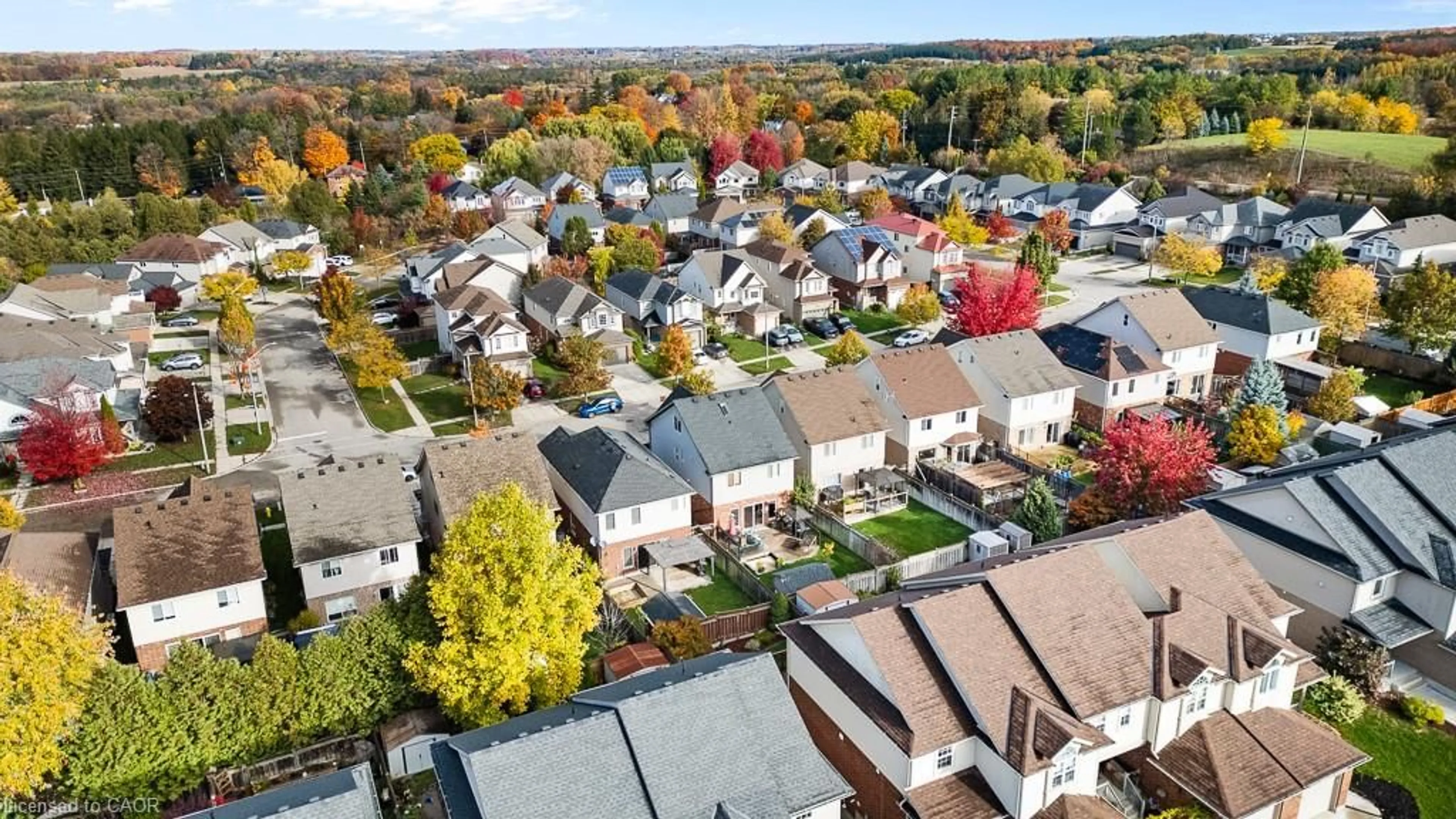 A pic from outside/outdoor area/front of a property/back of a property/a pic from drone, unknown for 31 Olivewood Way, Cambridge Ontario N3C 4N9