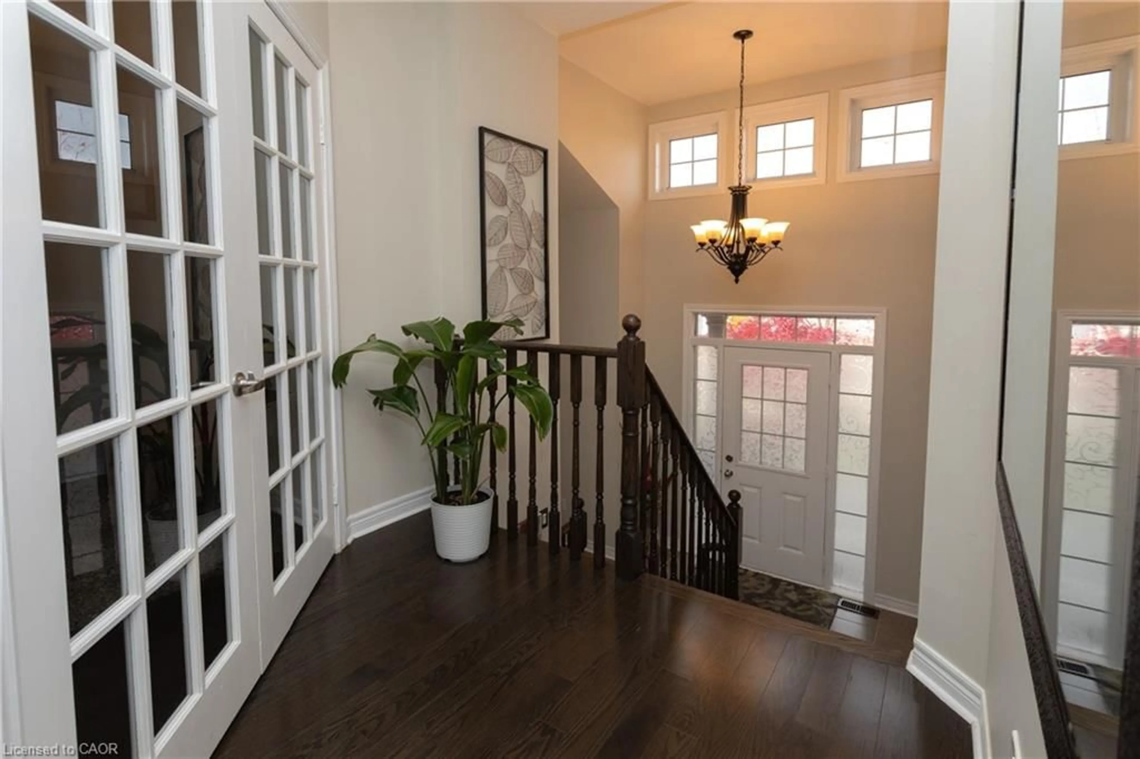 Indoor entryway for 1024 Upper Thames Drive Dr, Woodstock Ontario N4T 0H4