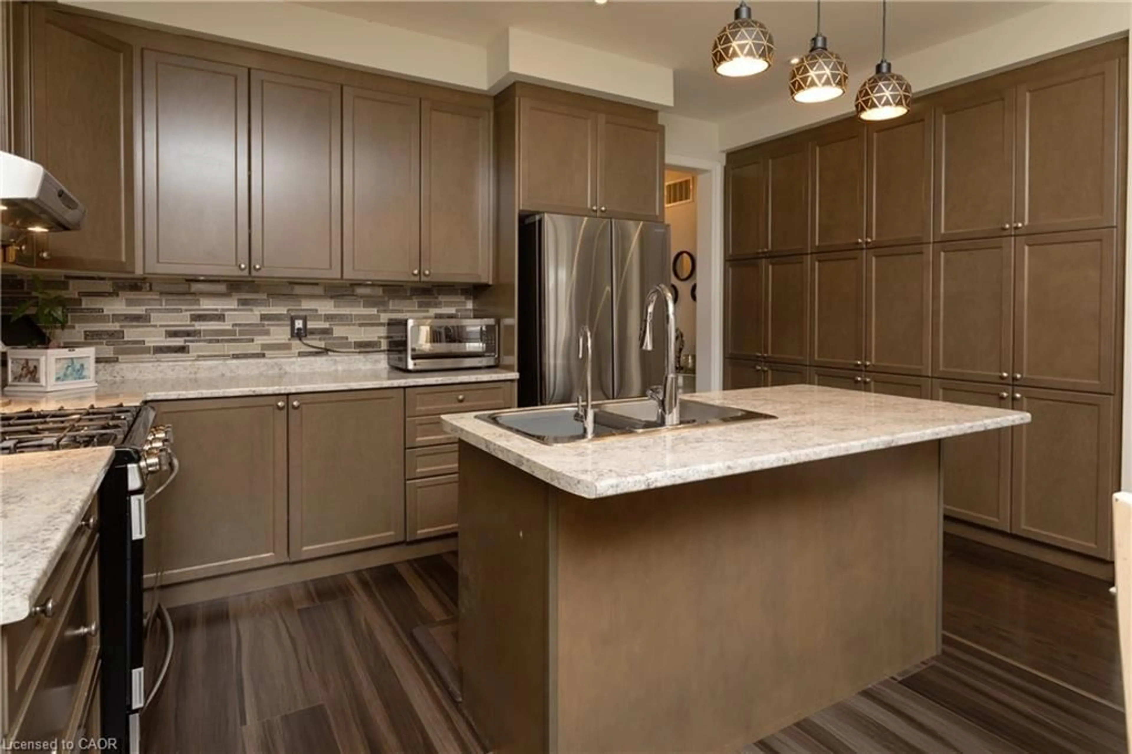 Contemporary kitchen, unknown for 1024 Upper Thames Drive Dr, Woodstock Ontario N4T 0H4