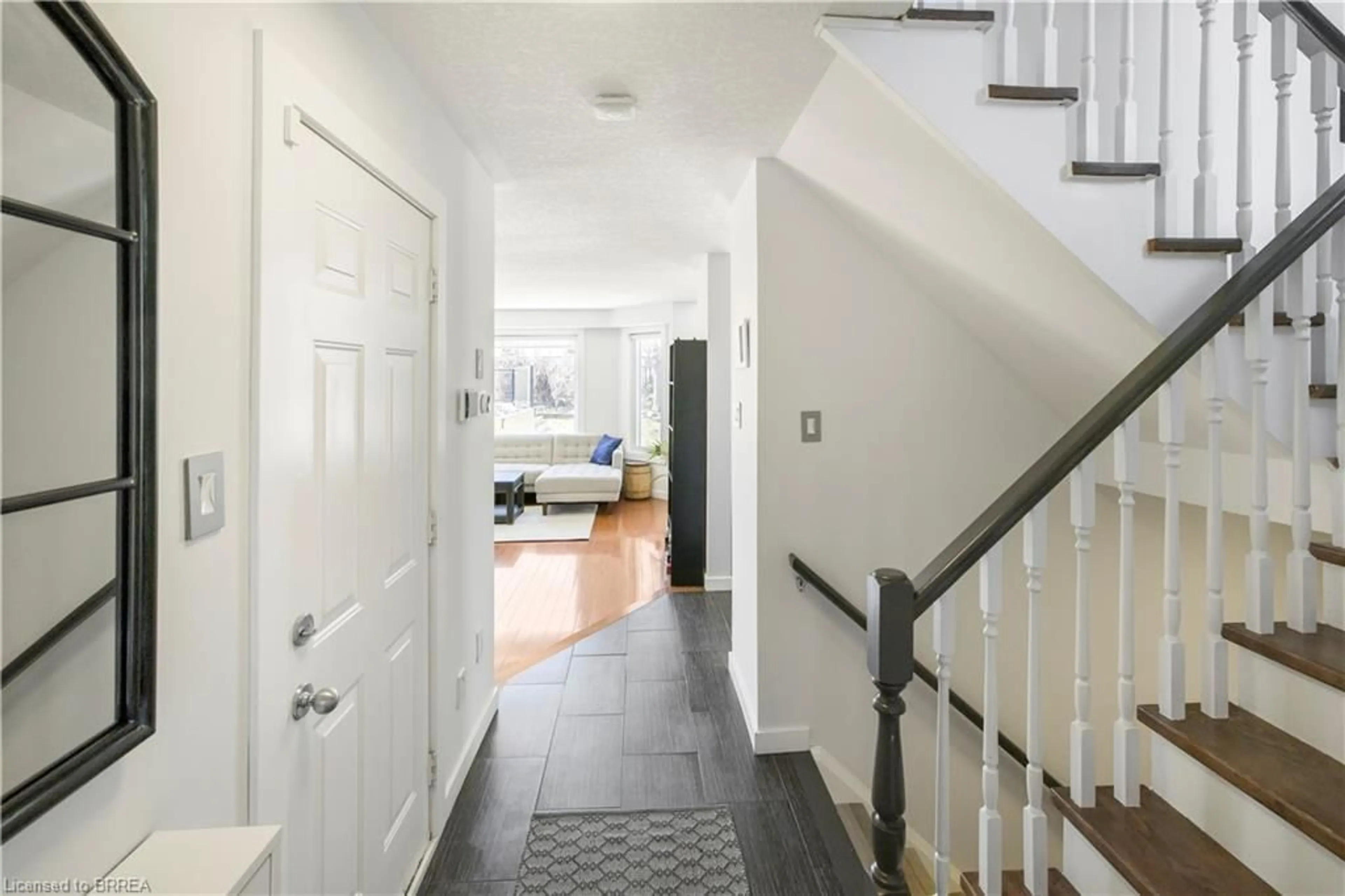 Indoor entryway for 67 Wadsworth Cres, Cambridge Ontario N1S 5A3