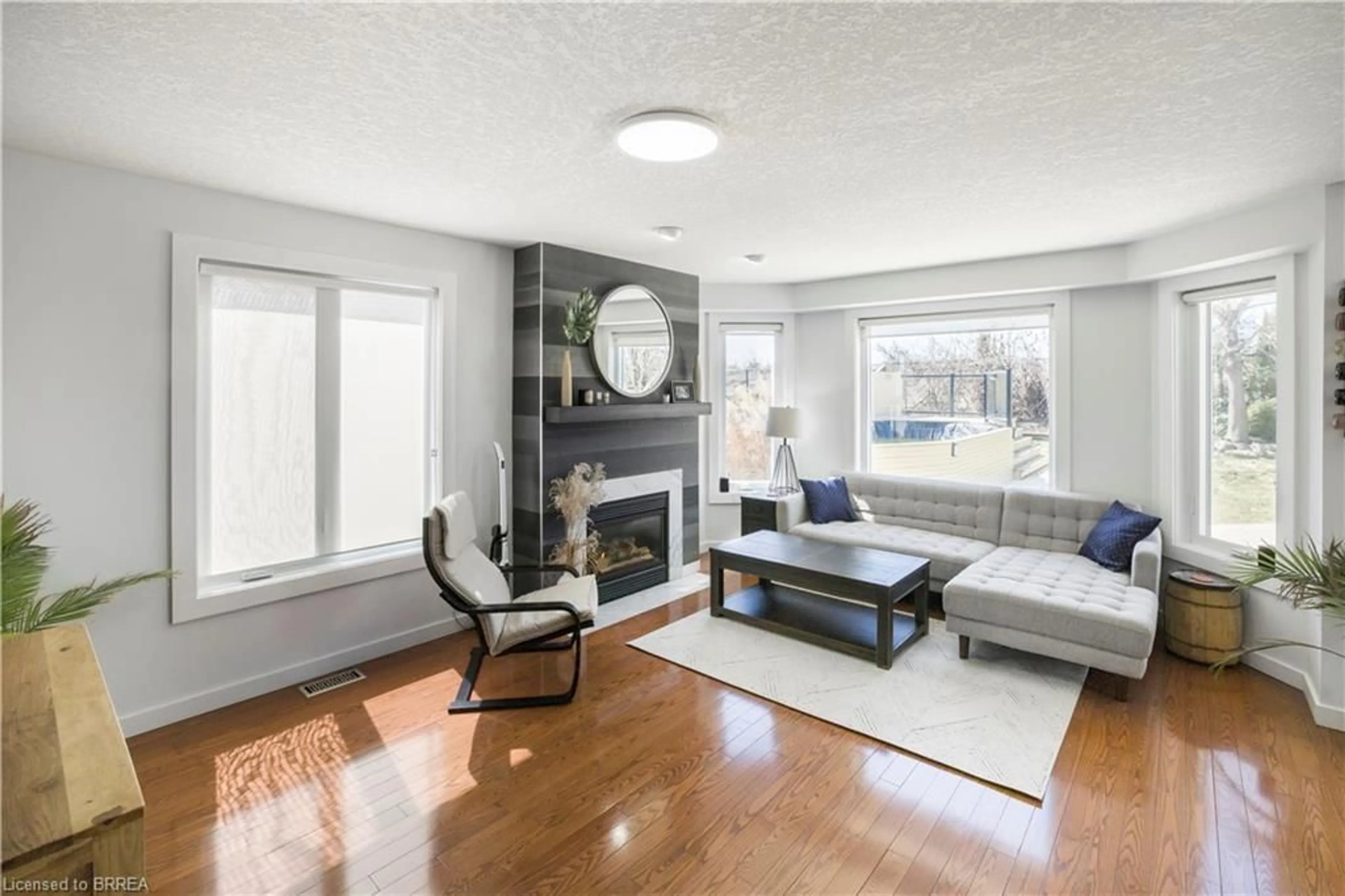 Living room with furniture, unknown for 67 Wadsworth Cres, Cambridge Ontario N1S 5A3