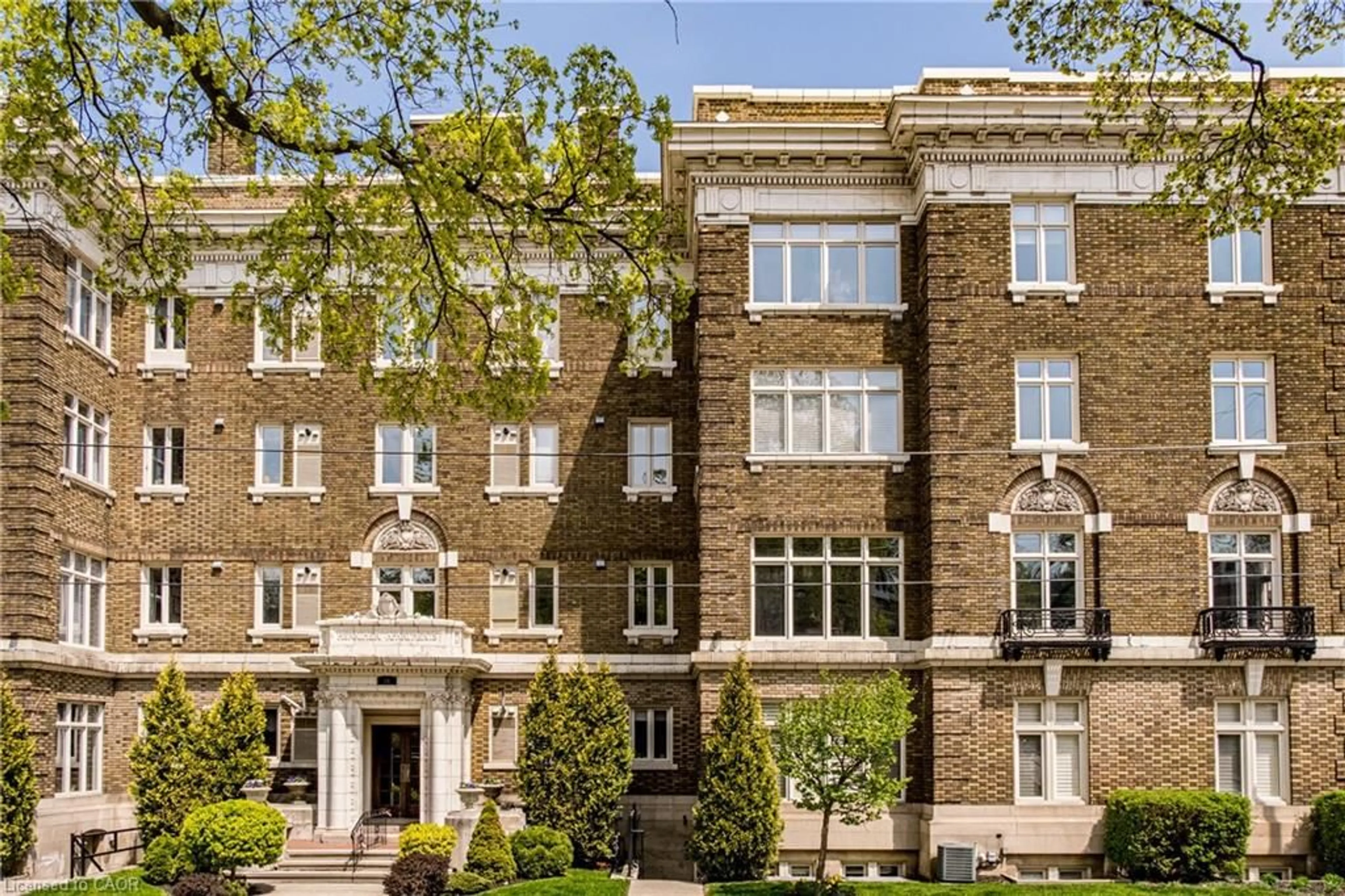 Home with brick exterior material, building for 86 Herkimer St #13, Hamilton Ontario L8P 2G7