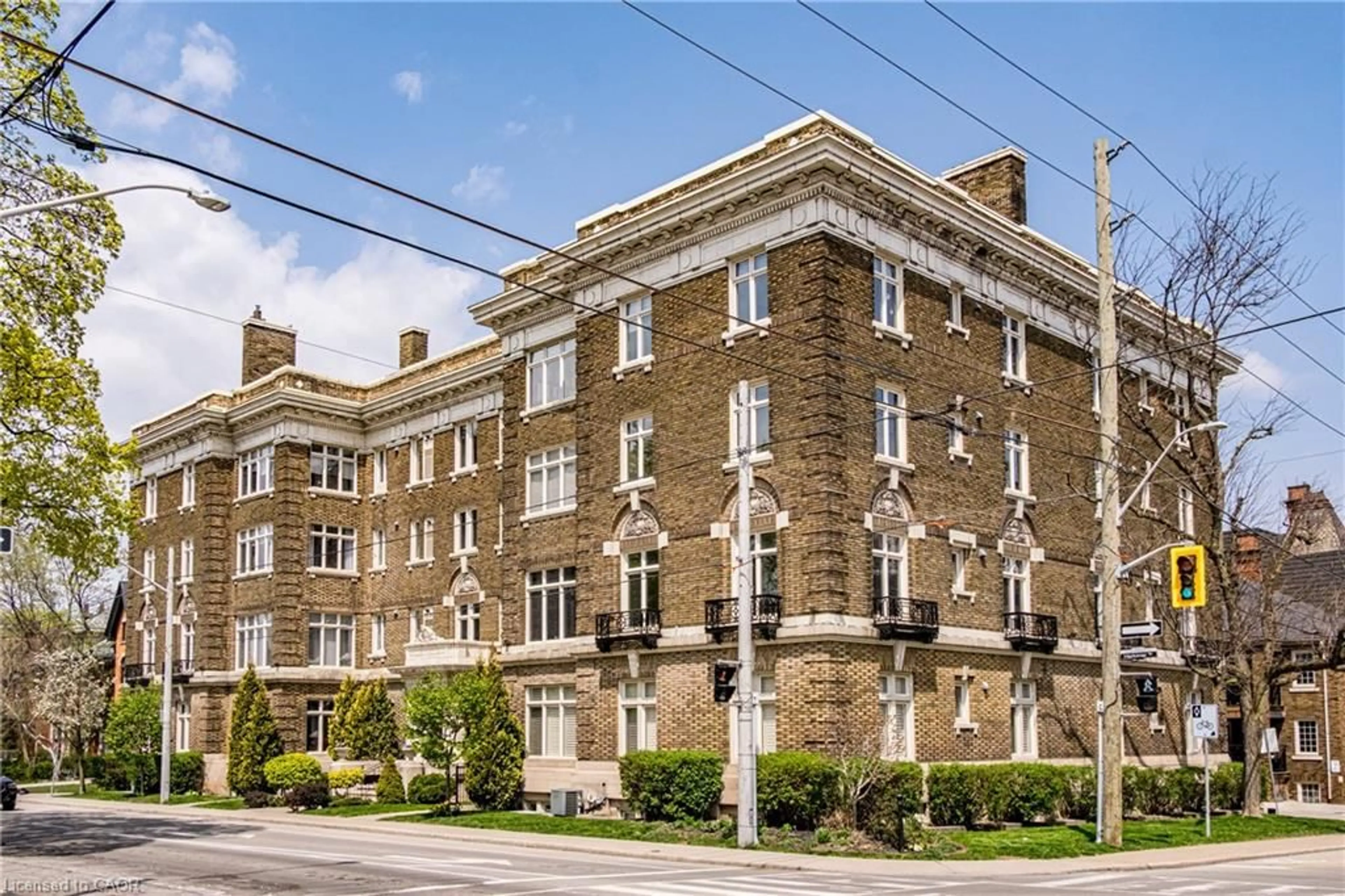 Home with brick exterior material, building for 86 Herkimer St #13, Hamilton Ontario L8P 2G7