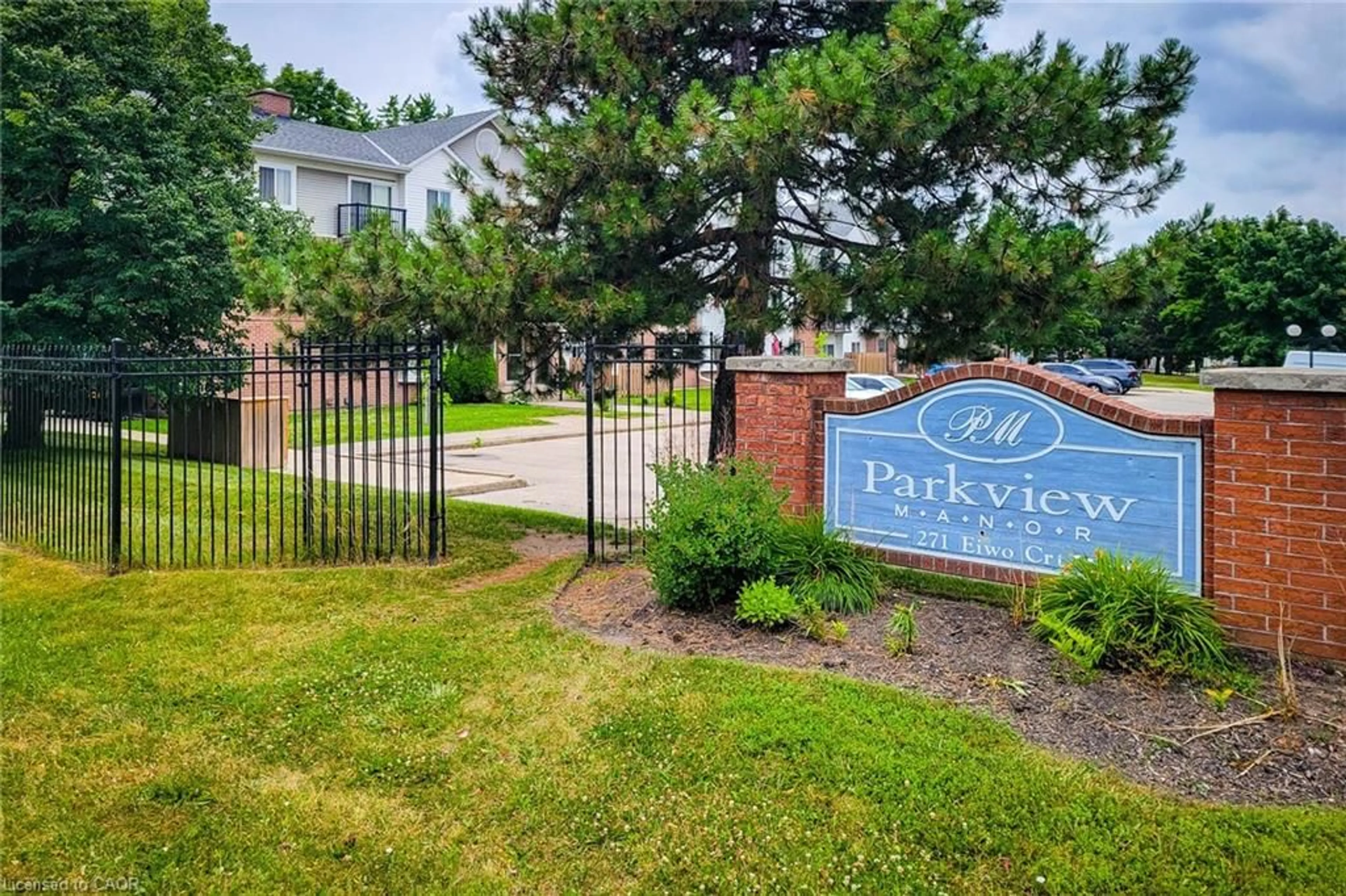 Patio, unknown for 270 Eiwo Crt #208, Waterloo Ontario N2K 3M6