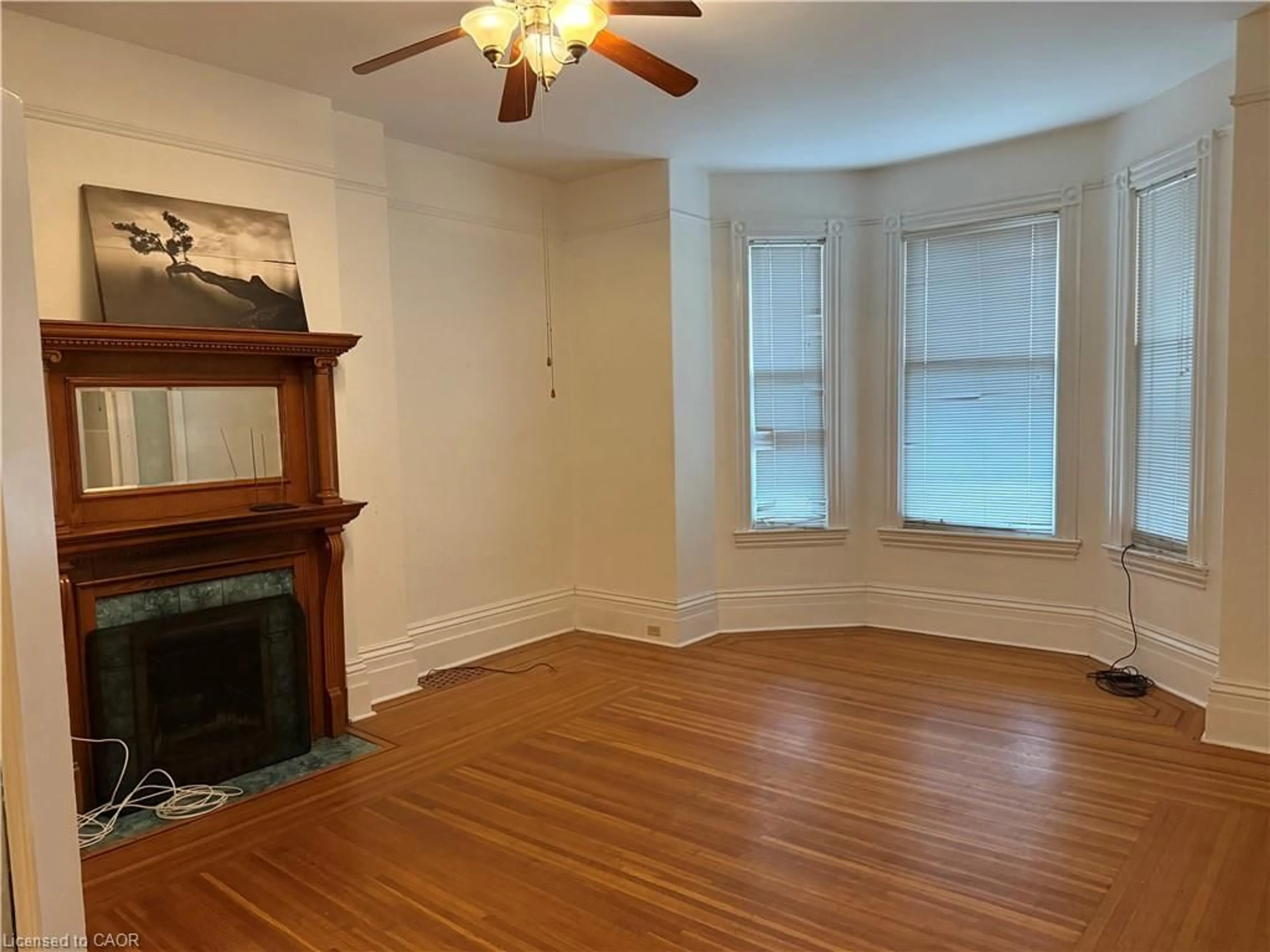A pic of a room for 105 Wellington St, Hamilton Ontario L8W 2R3