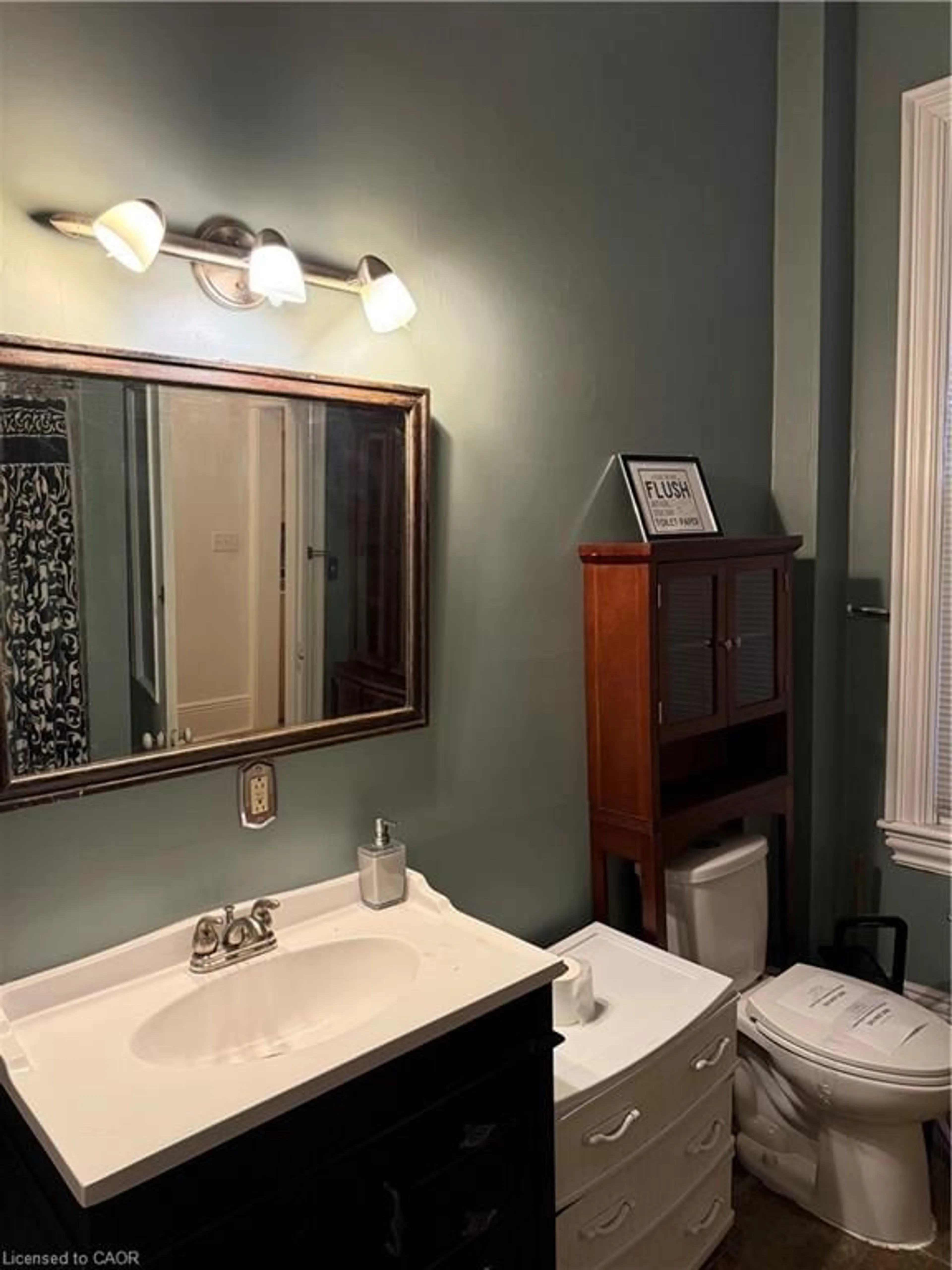 Standard bathroom, unknown for 105 Wellington St, Hamilton Ontario L8W 2R3
