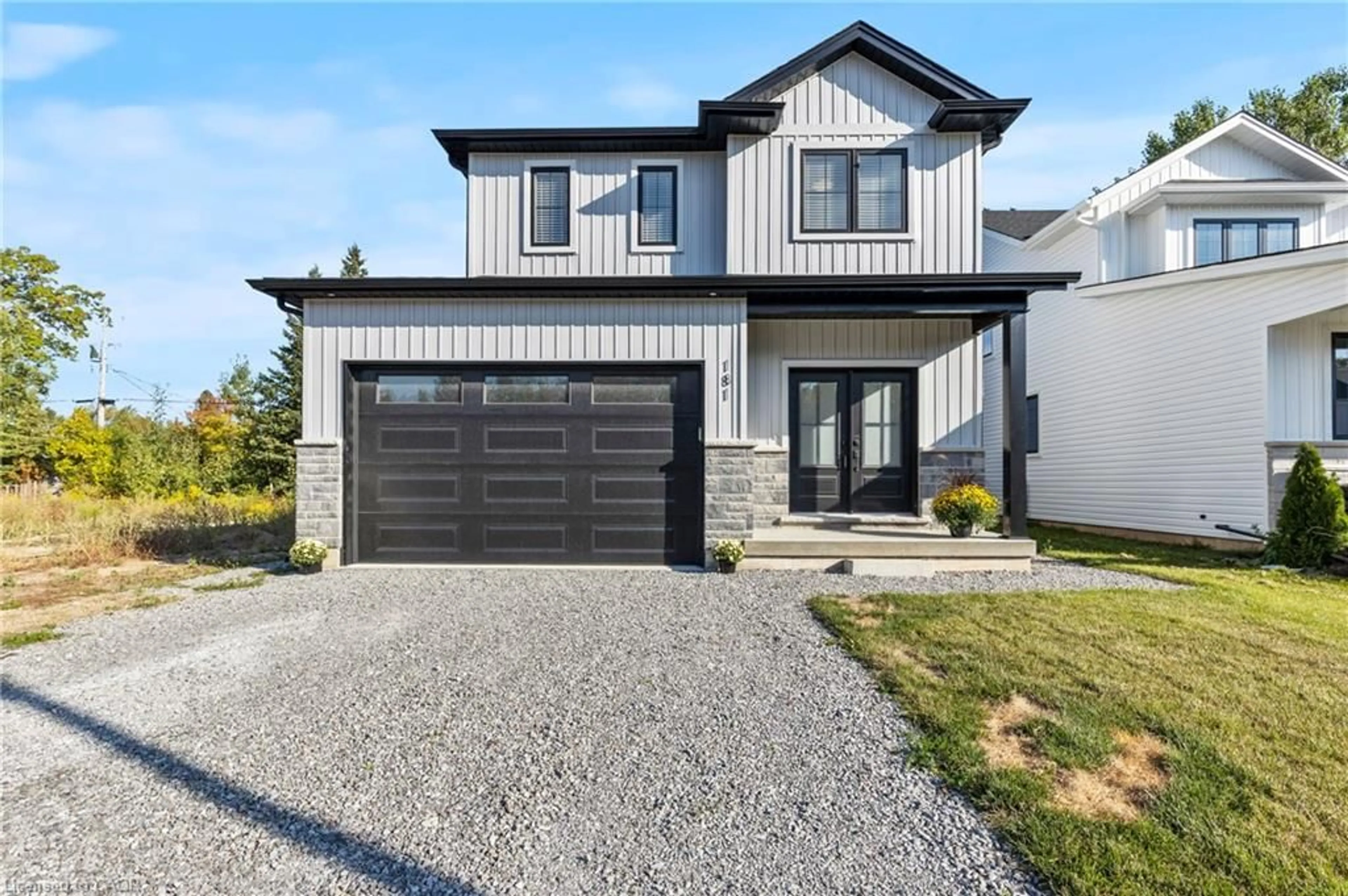 Home with vinyl exterior material, street for 181 Hodgkins St, Thorold Ontario L2V 0M6