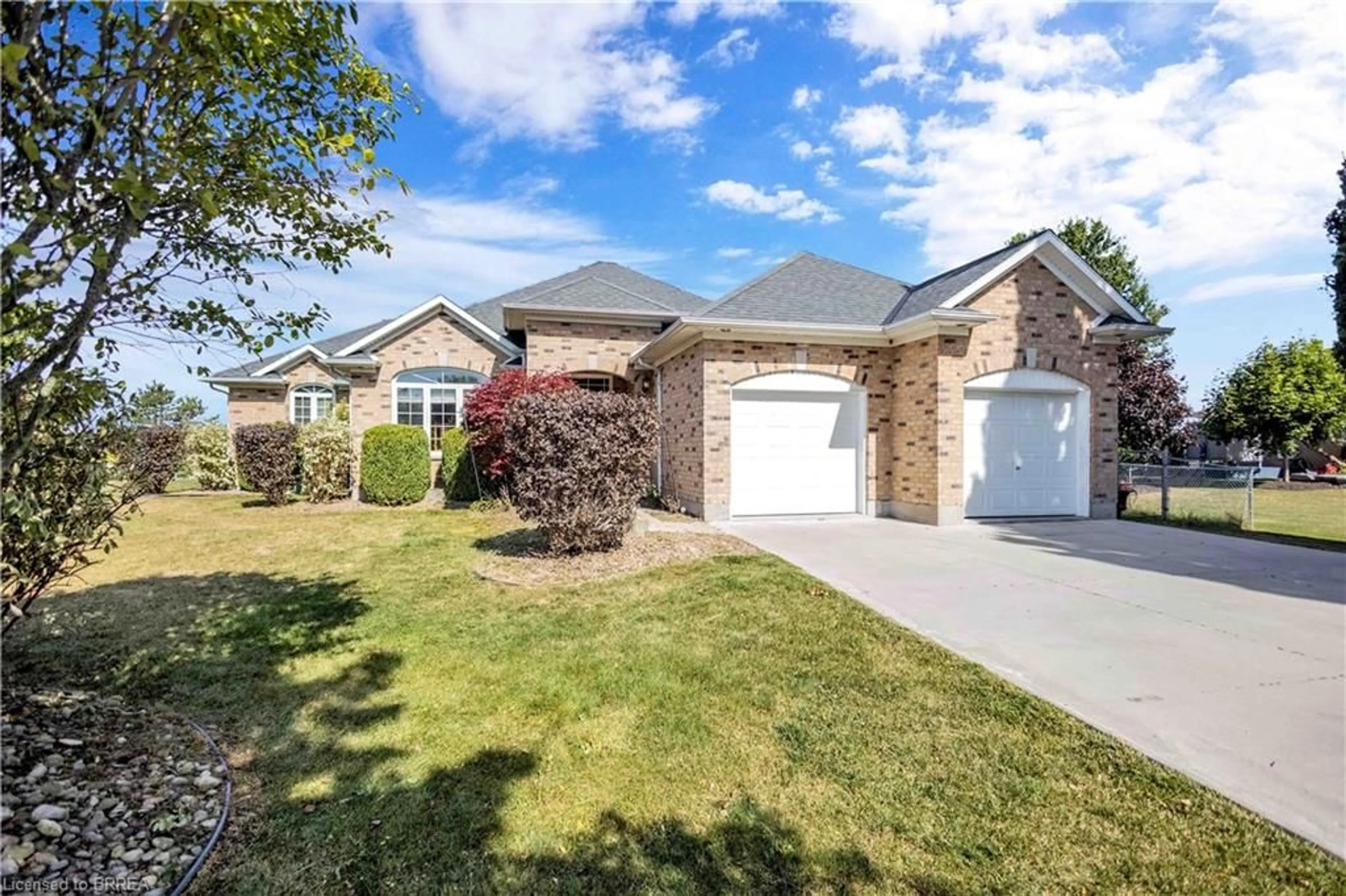 Home with brick exterior material, street for 16 Featherstone Ave, Selkirk Ontario N0A 1P0