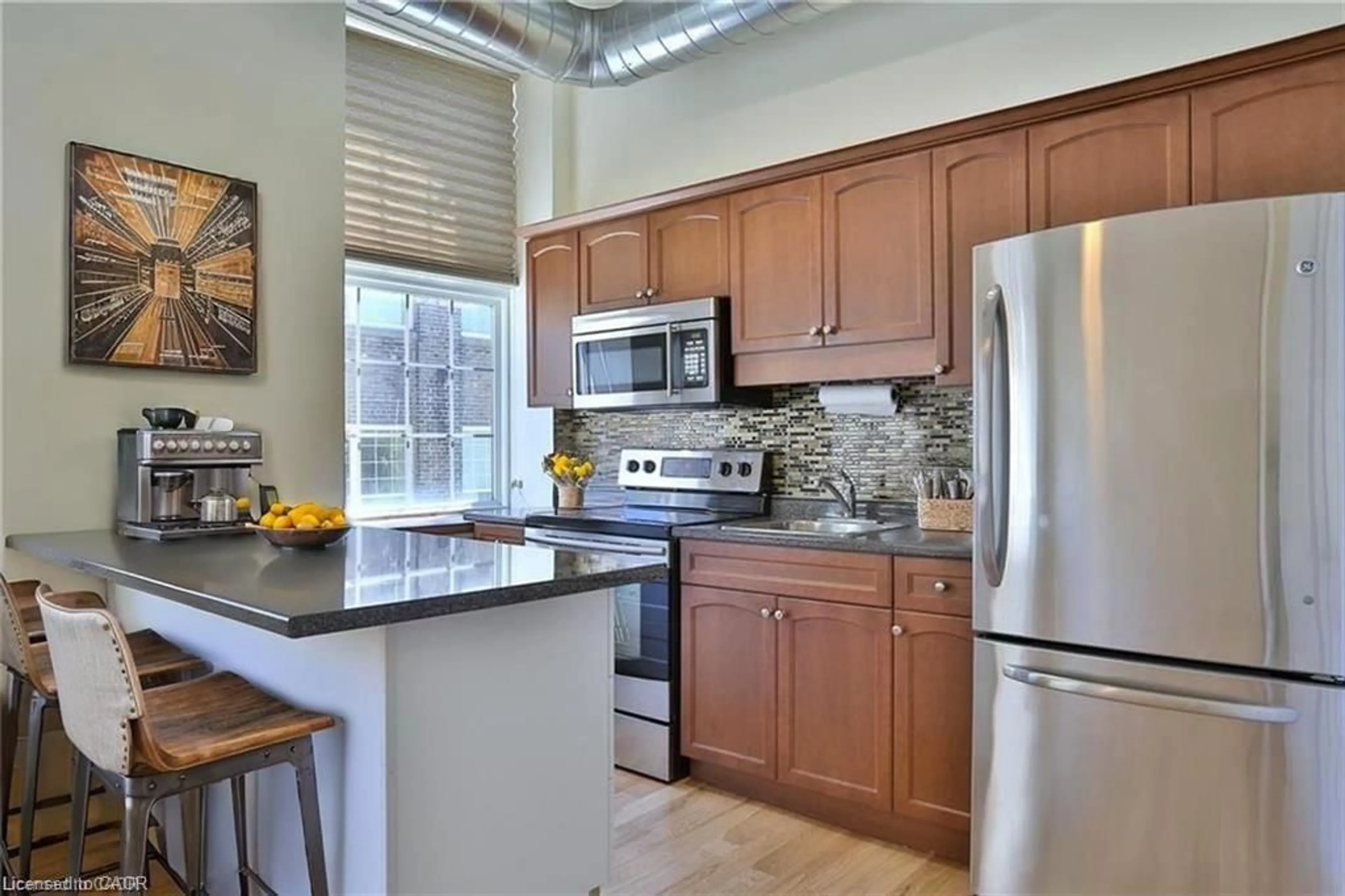 Standard kitchen, ceramic/tile floor for 140 West River St #301, Paris Ontario N3L 0B7