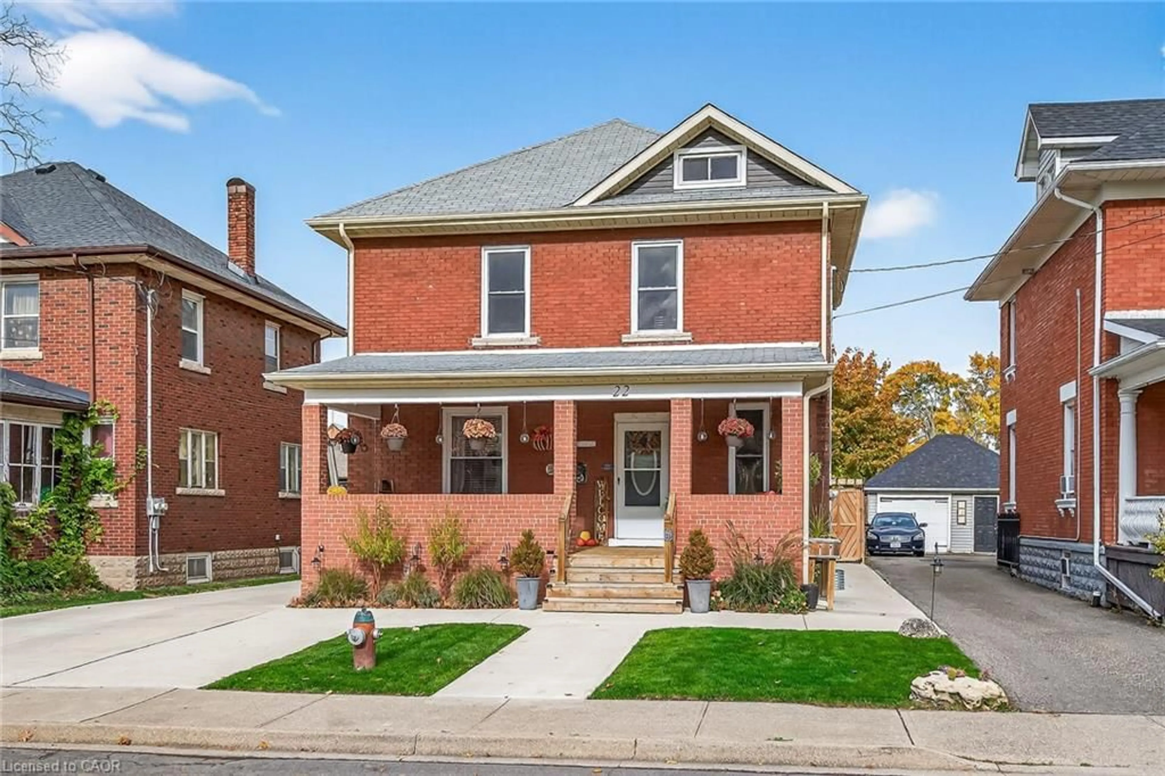 Home with brick exterior material, street for 22 Griffith St, Welland Ontario L3B 4G4