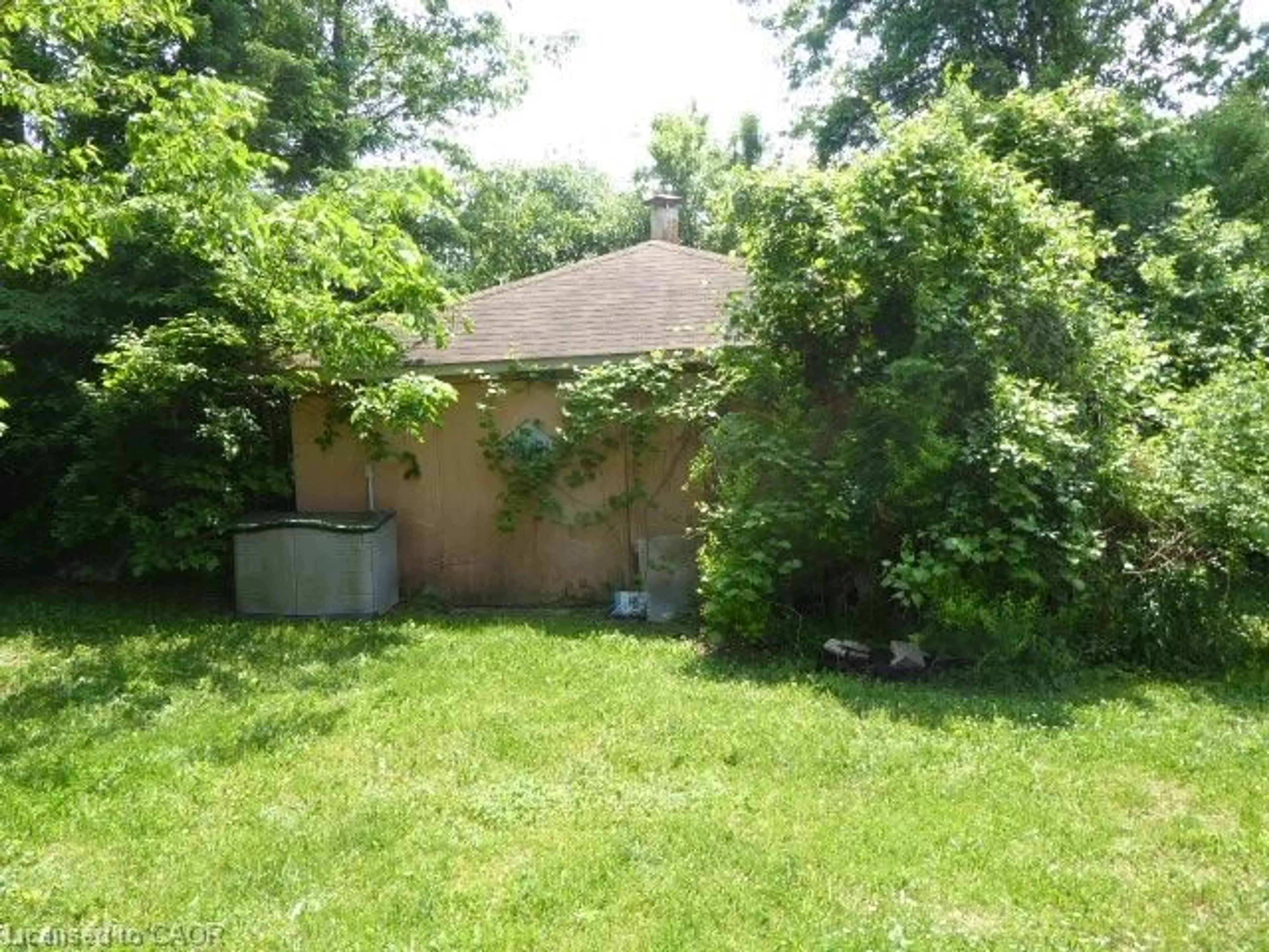 Shed for 129 Highland Rd, Stoney Creek Ontario L8J 2S7