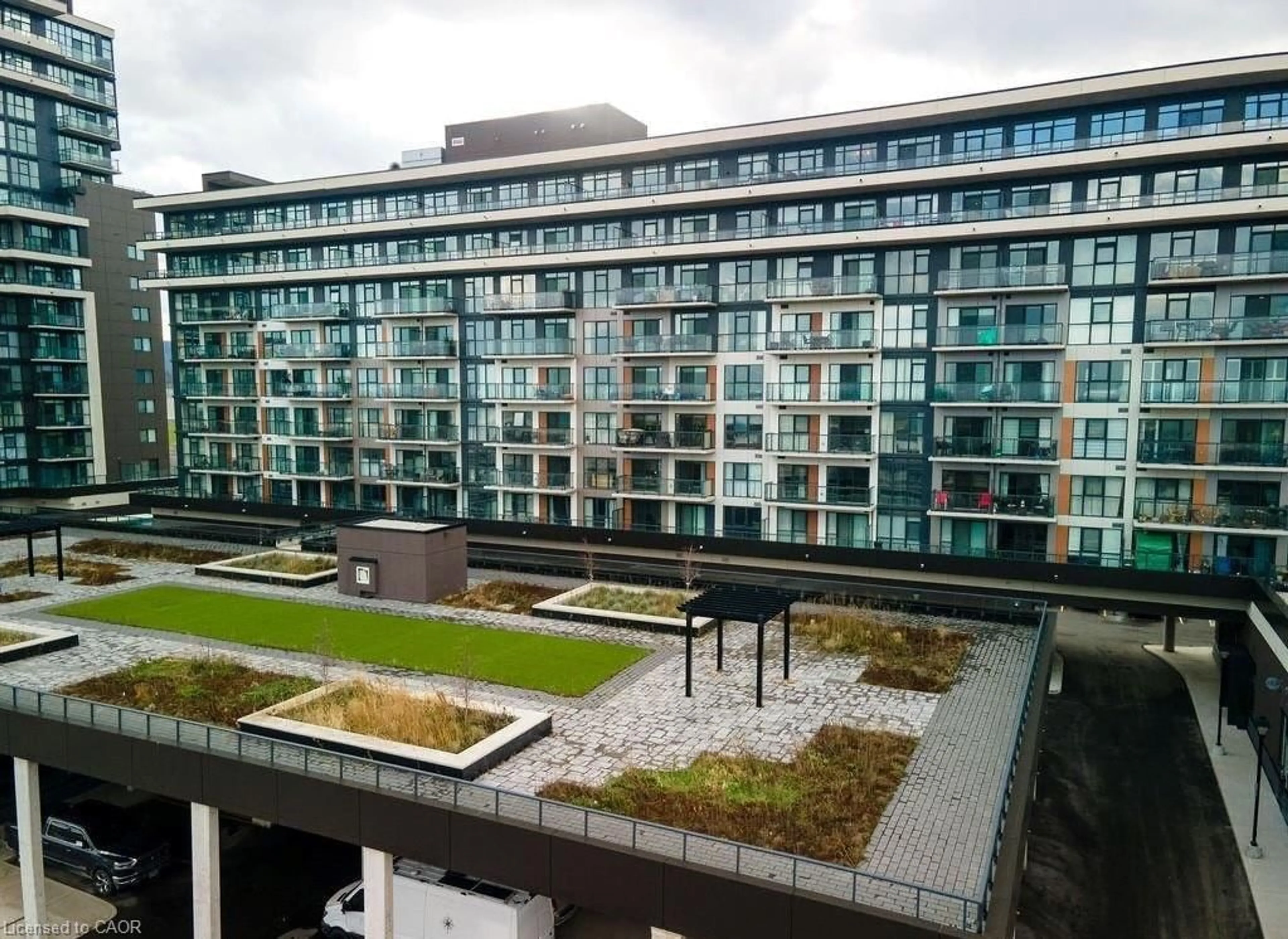 Unknown for 560 North Service Rd #810, Grimsby Ontario L3M 0G1