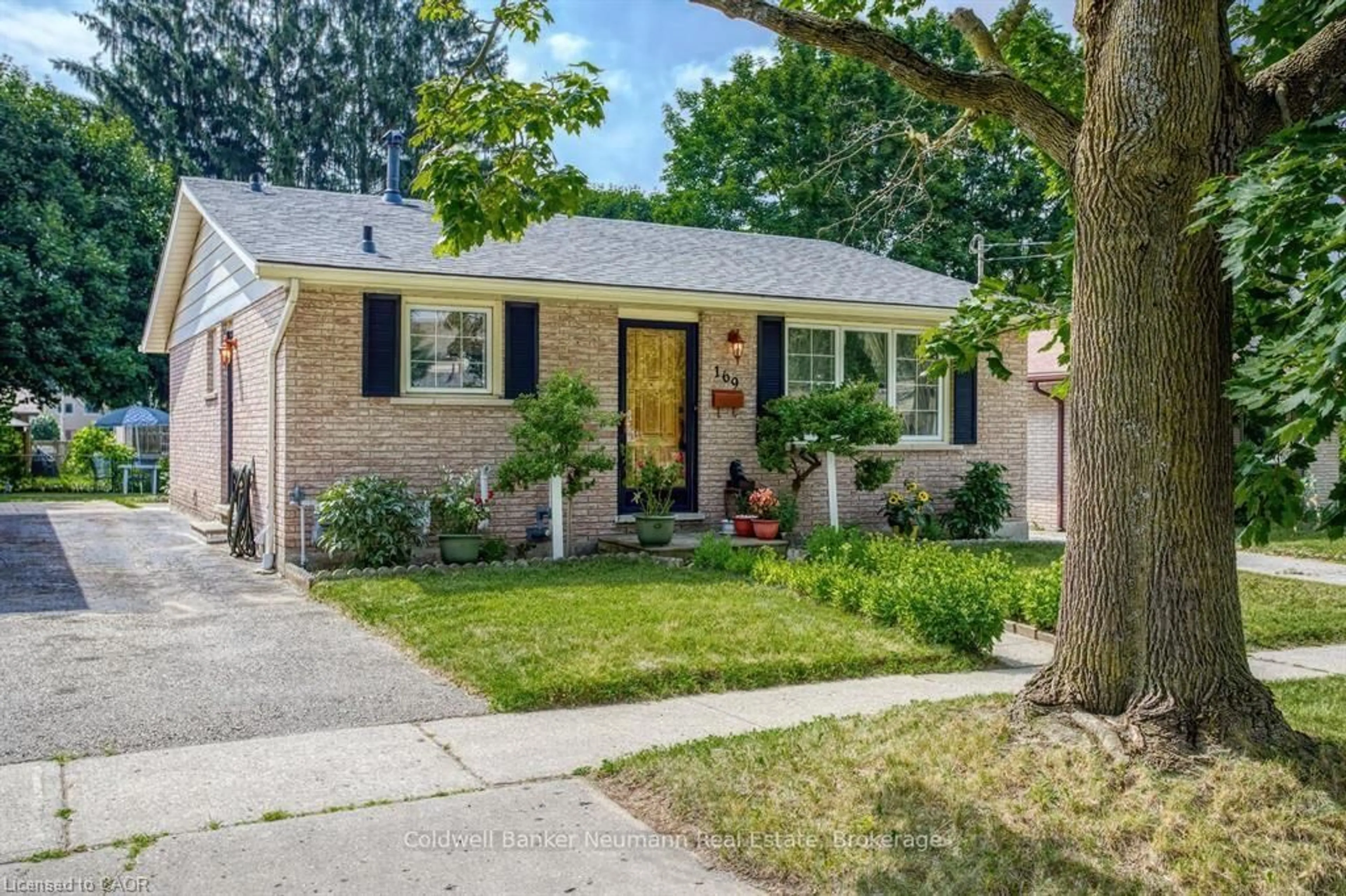 Home with brick exterior material, street for 169 Country Club Dr, Guelph Ontario N1E 3K8