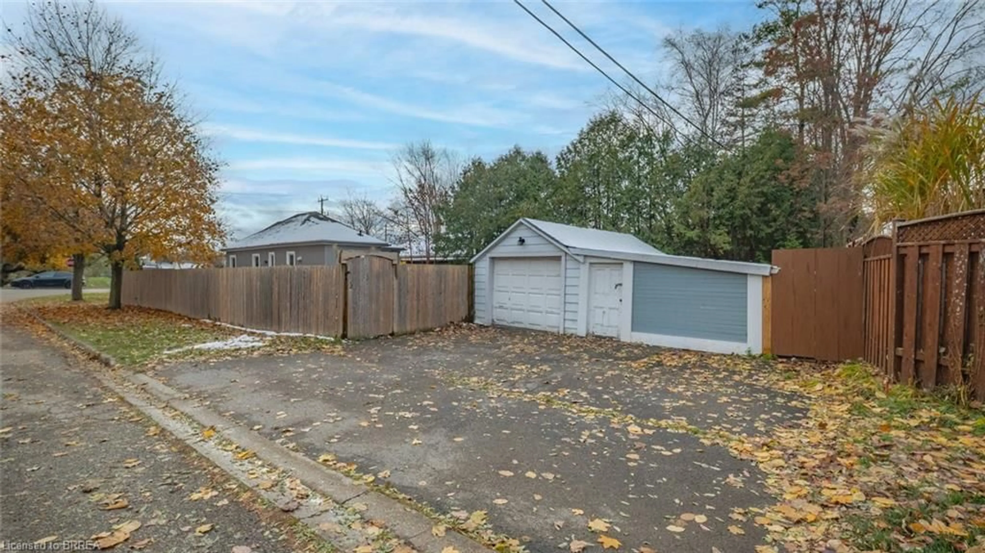 Shed for 400 Wellington St, Brantford Ontario N3S 4A9