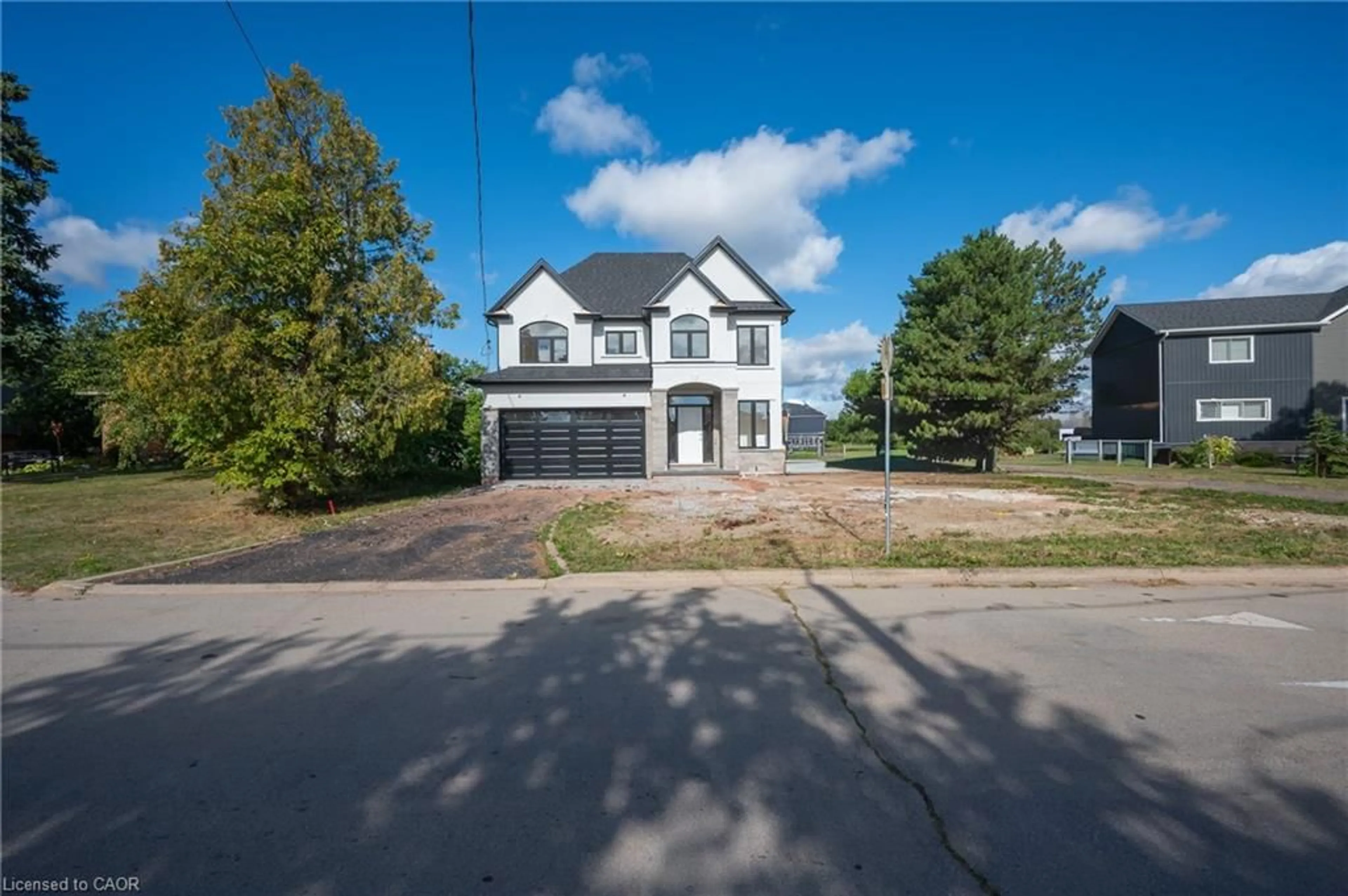 A pic from outside/outdoor area/front of a property/back of a property/a pic from drone, street for 141 Margaret Ave, Stoney Creek Ontario L8J 3G7