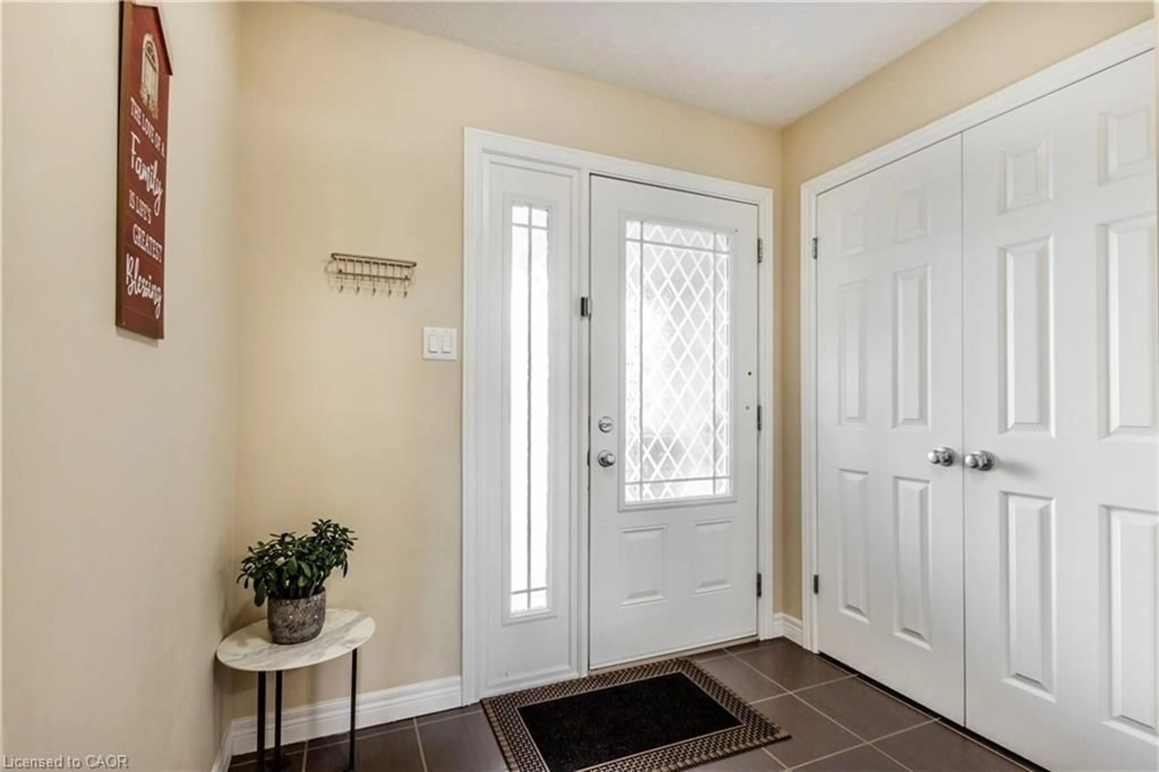Indoor entryway for 193 Mccann St, Guelph Ontario N1G 0A6