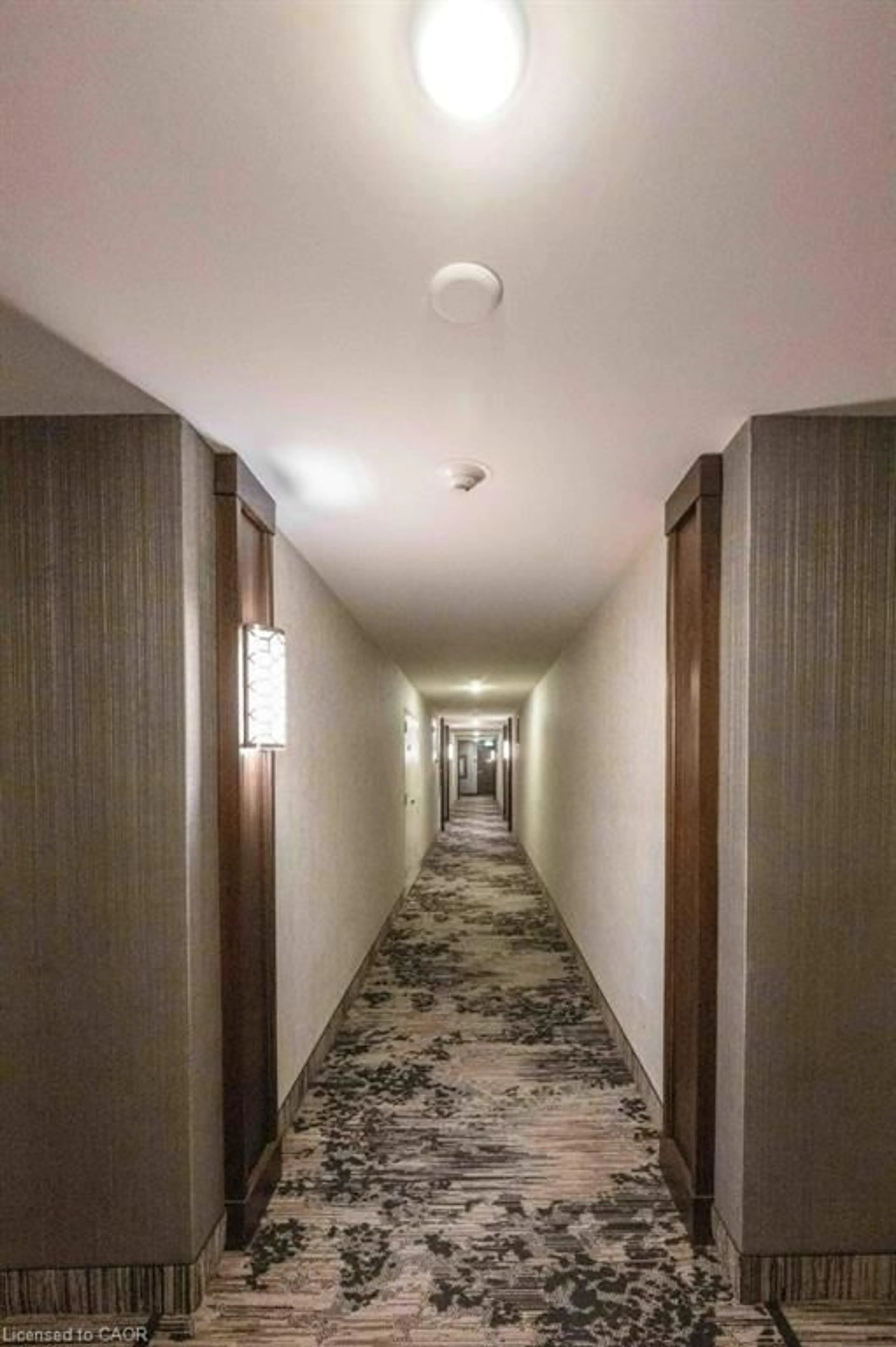 Indoor foyer for 716 The West Mall Dr #1612, Etobicoke Ontario M9C 4X6