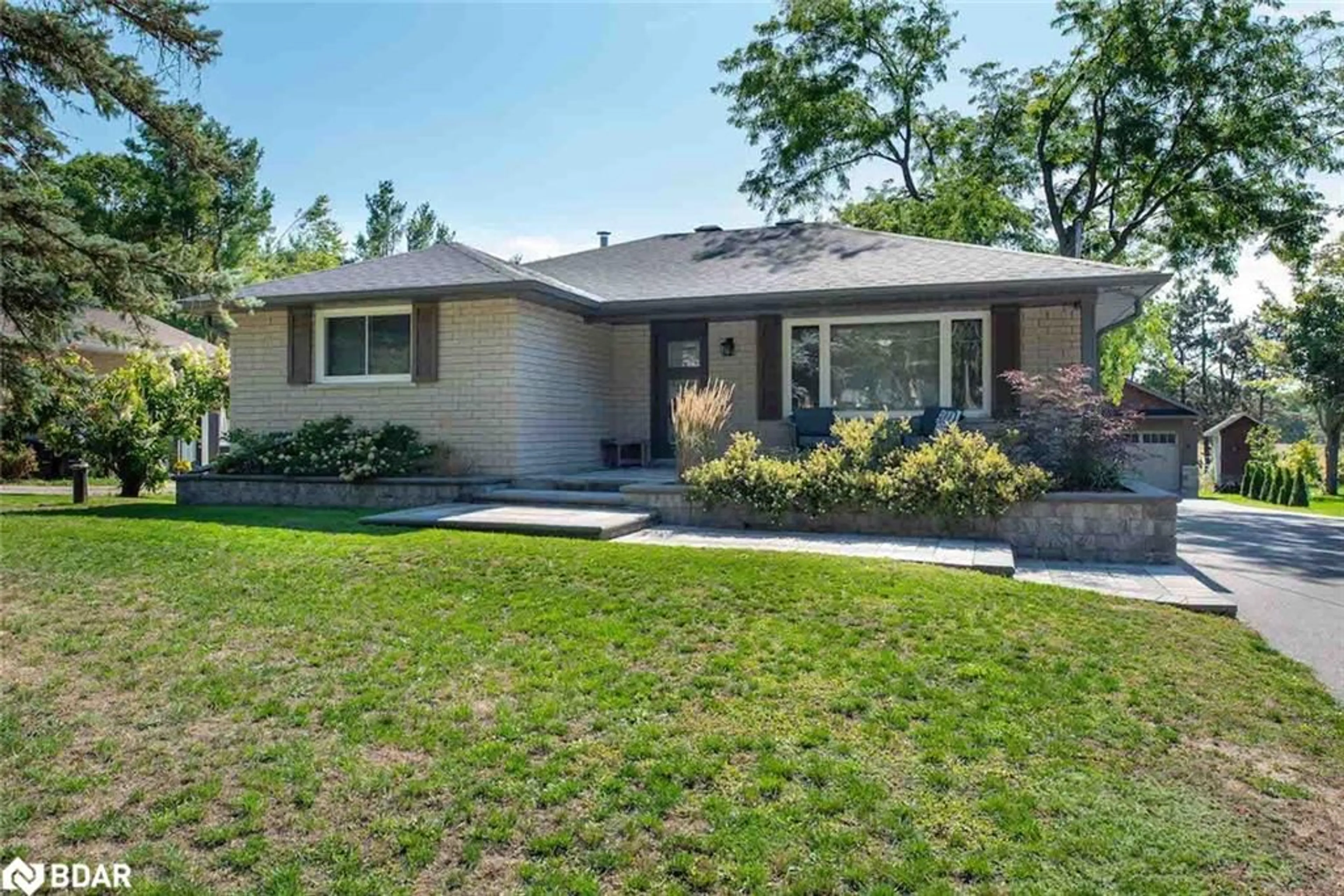 Home with brick exterior material, street for 1193 Sunnidale Rd Rd, Barrie Ontario L9X 0T4