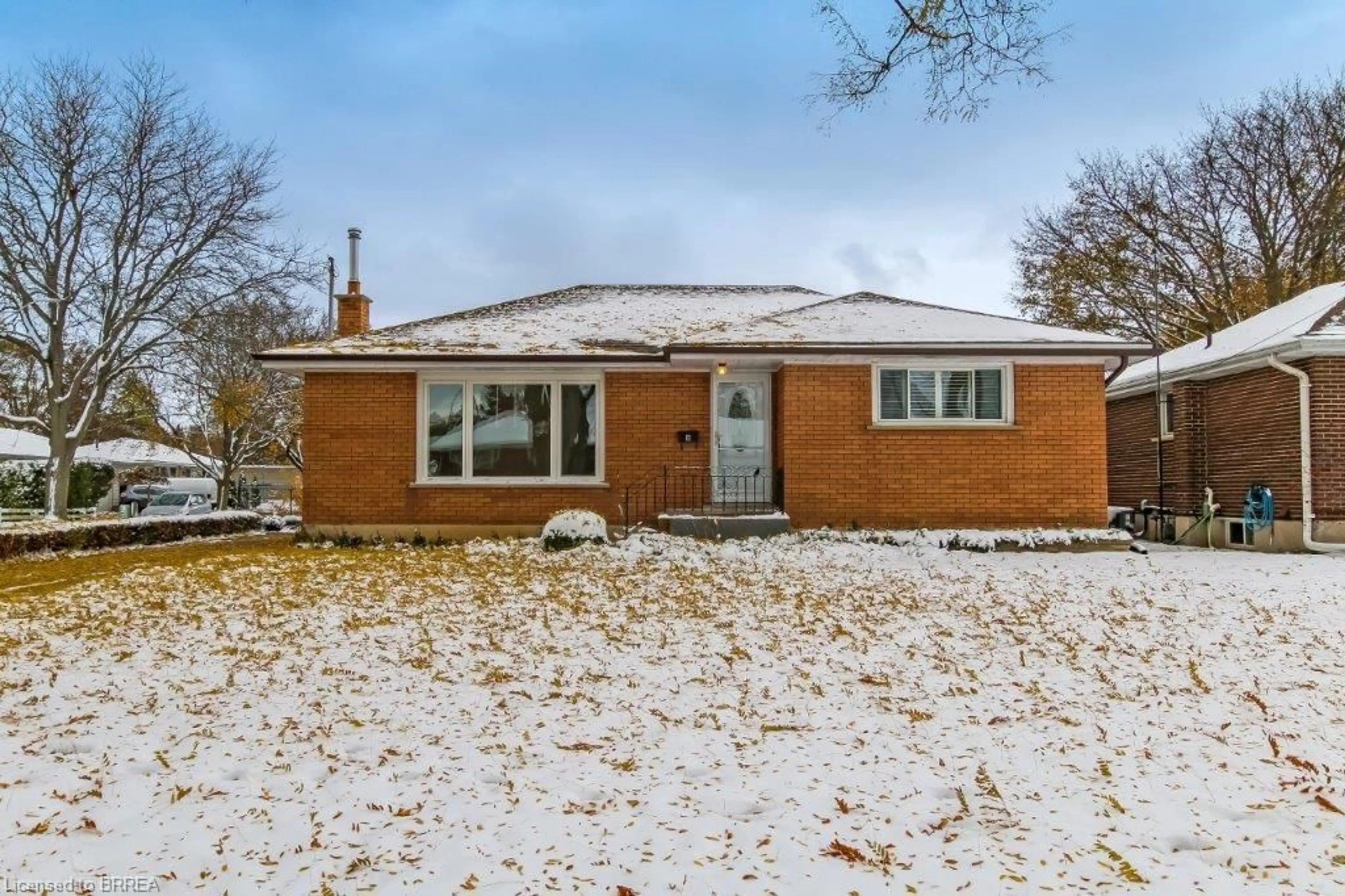 Home with brick exterior material, street for 8 Waddington St, Brantford Ontario N3R 2R1