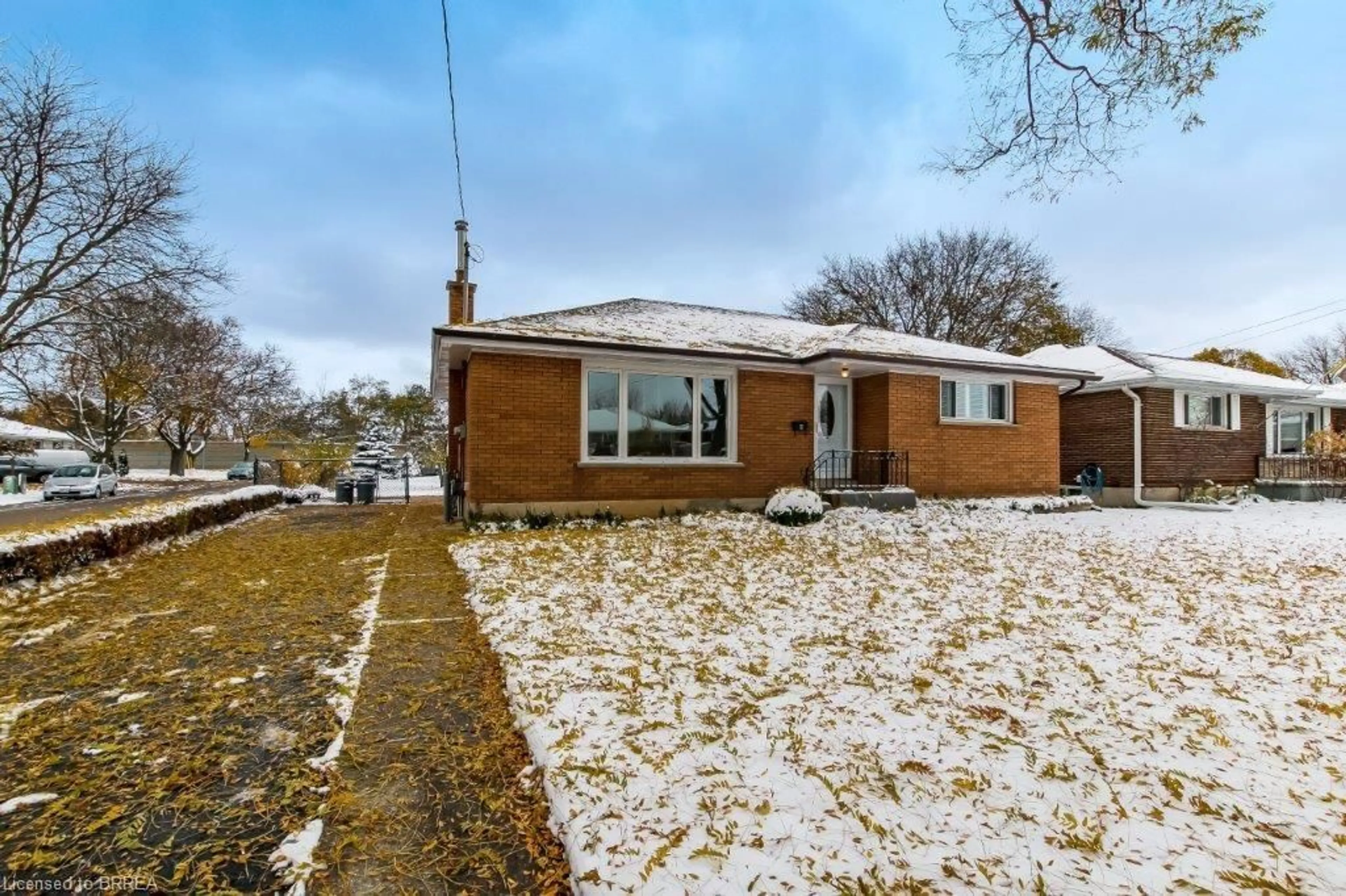 Unknown for 8 Waddington St, Brantford Ontario N3R 2R1