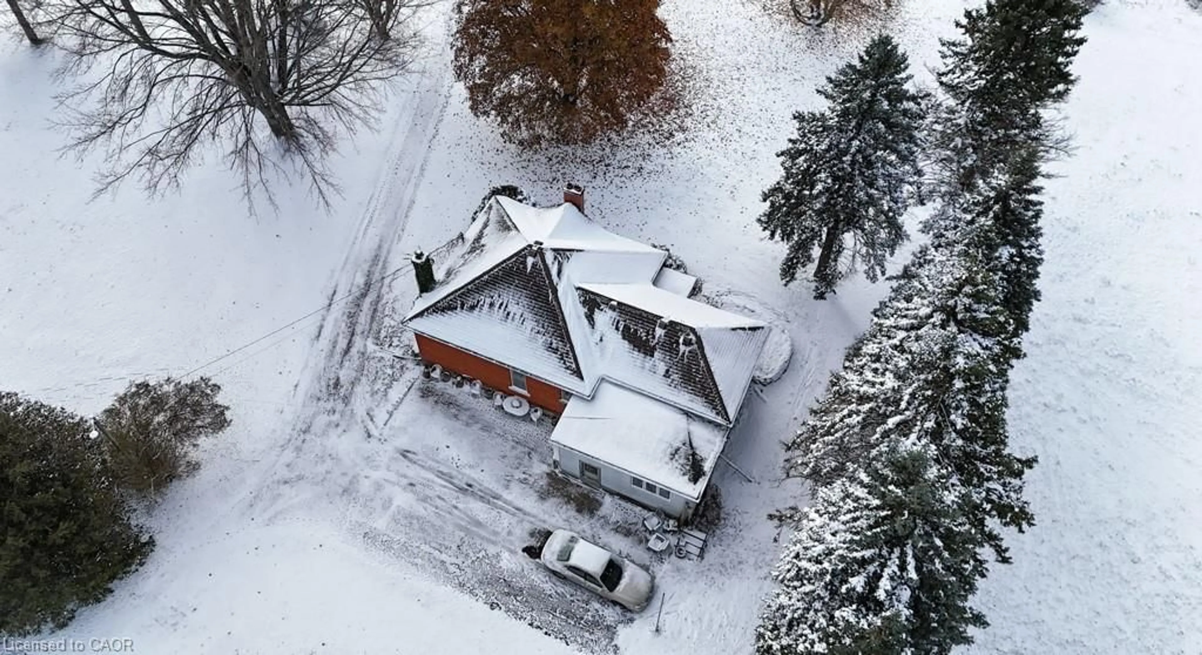 A pic from outside/outdoor area/front of a property/back of a property/a pic from drone, street for 785177 Oxford Rd 33, Woodstock Ontario N4S 7W1