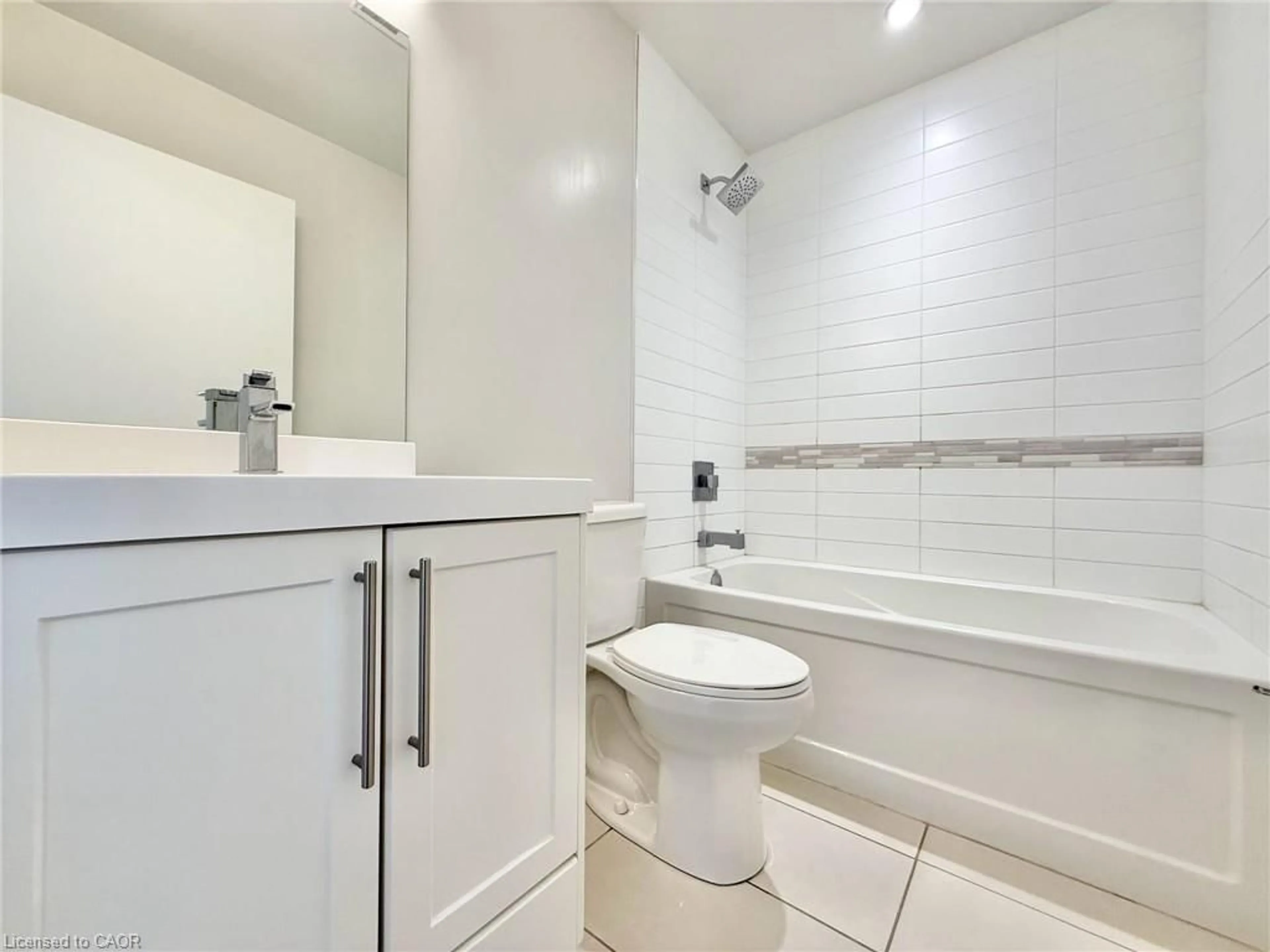 Standard bathroom, ceramic/tile floor for 2081 Fairview St #506, Burlington Ontario L7R 0E4