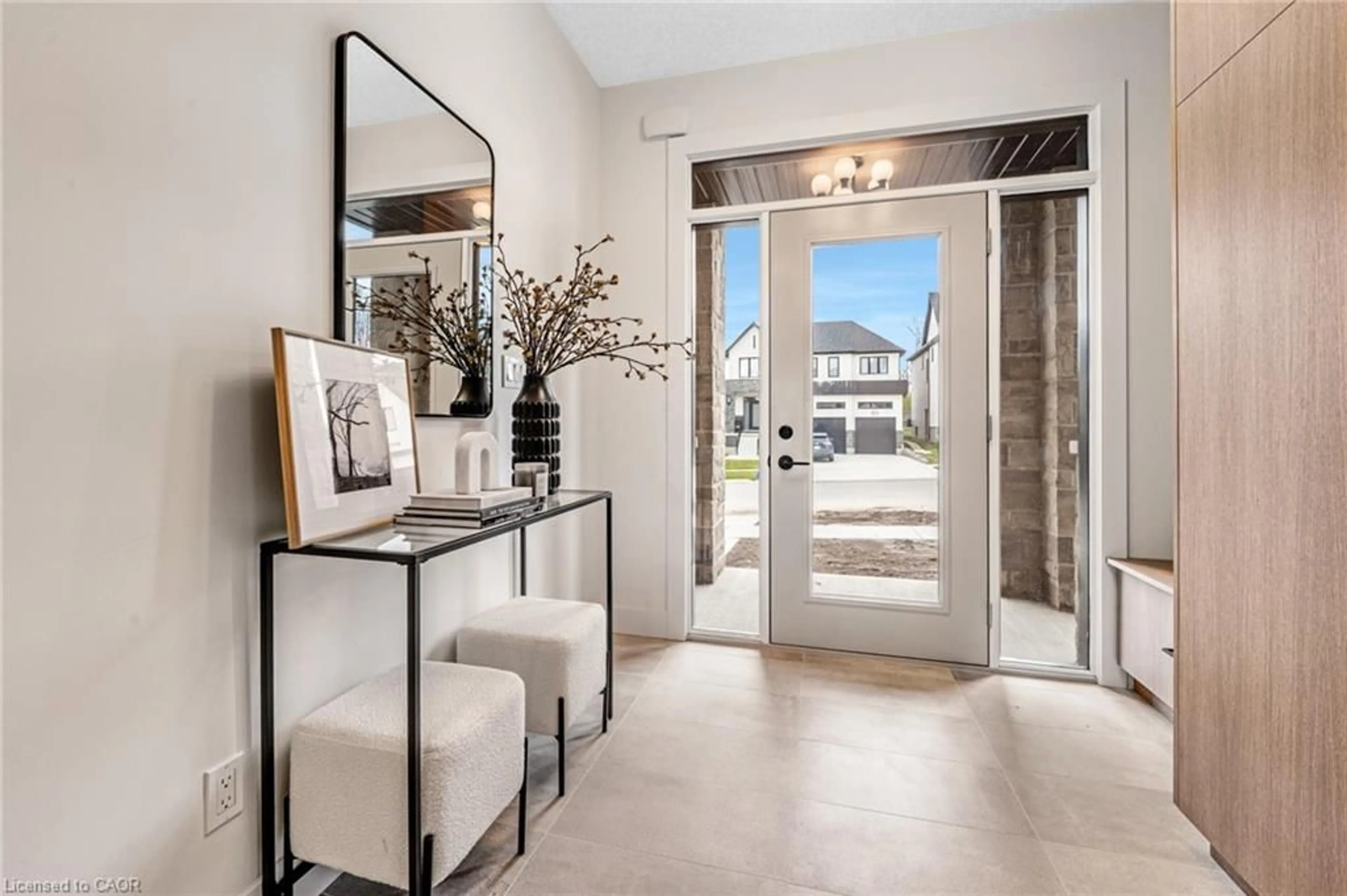 Indoor entryway for 83 Dunnigan Dr, Kitchener Ontario N2B 3W5