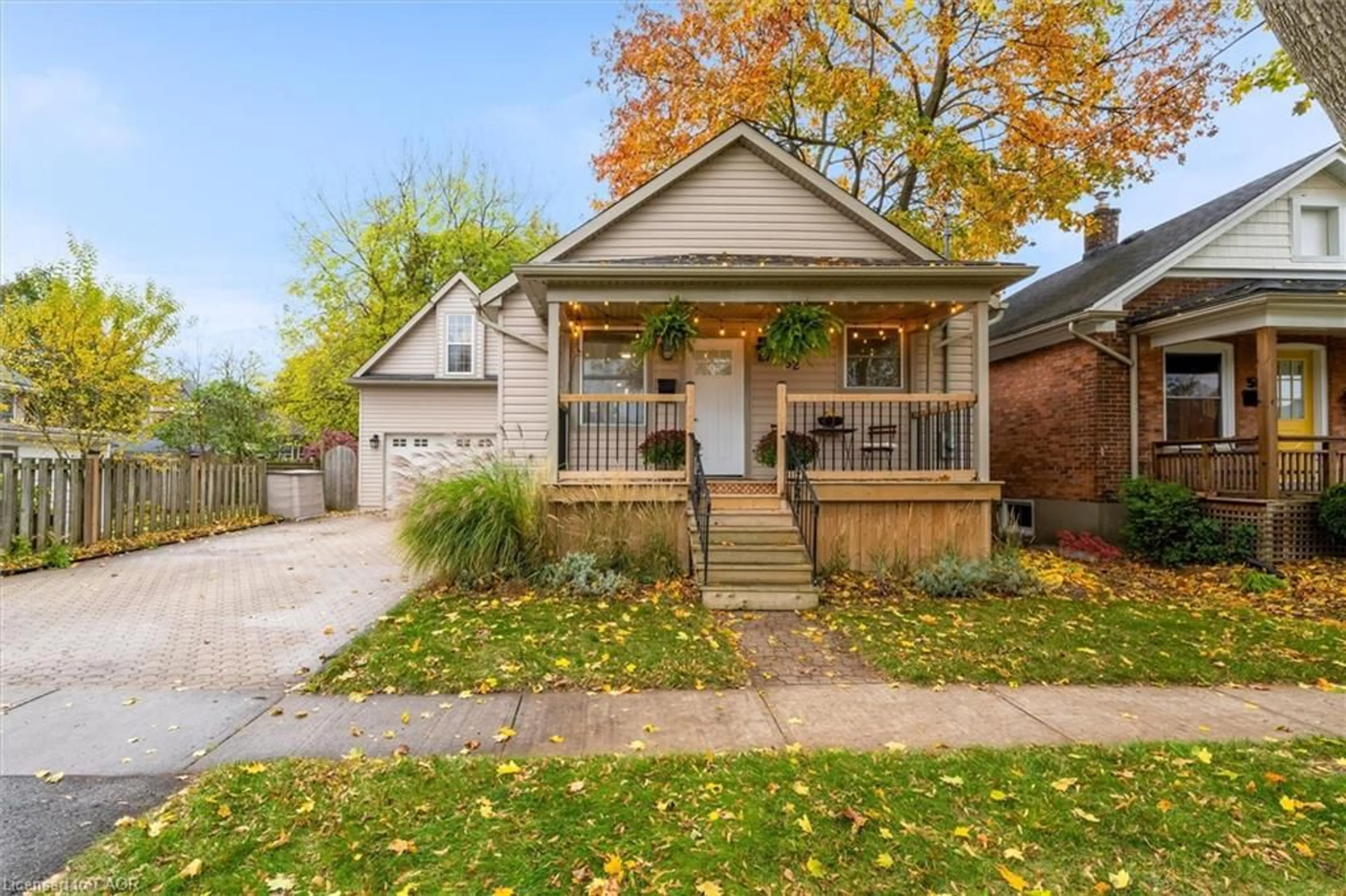Home with brick exterior material, street for 52 Junkin St, St. Catharines Ontario L2R 1N6