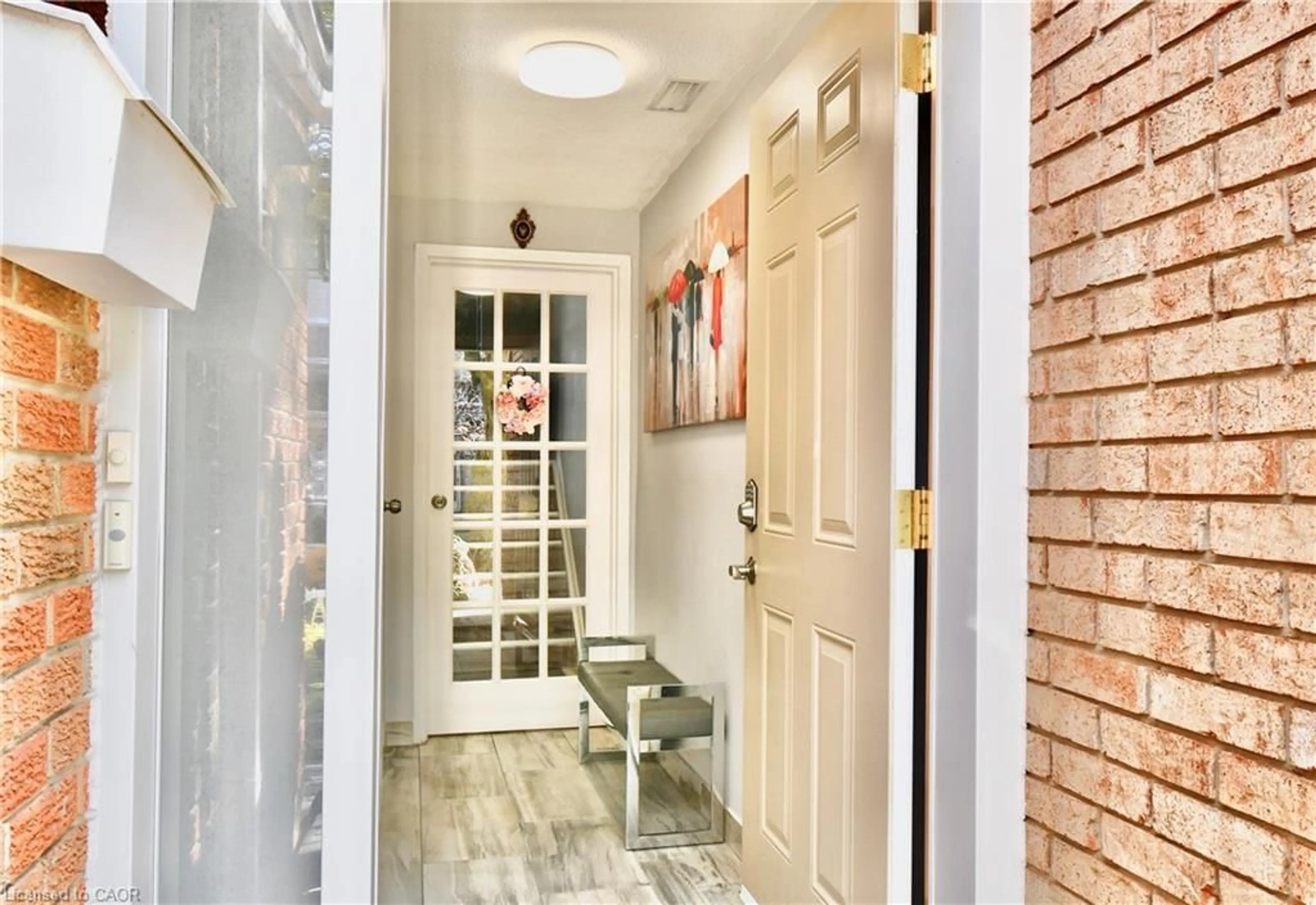 Indoor entryway for 11 Harrisford St #98, Hamilton Ontario L8K 6L7