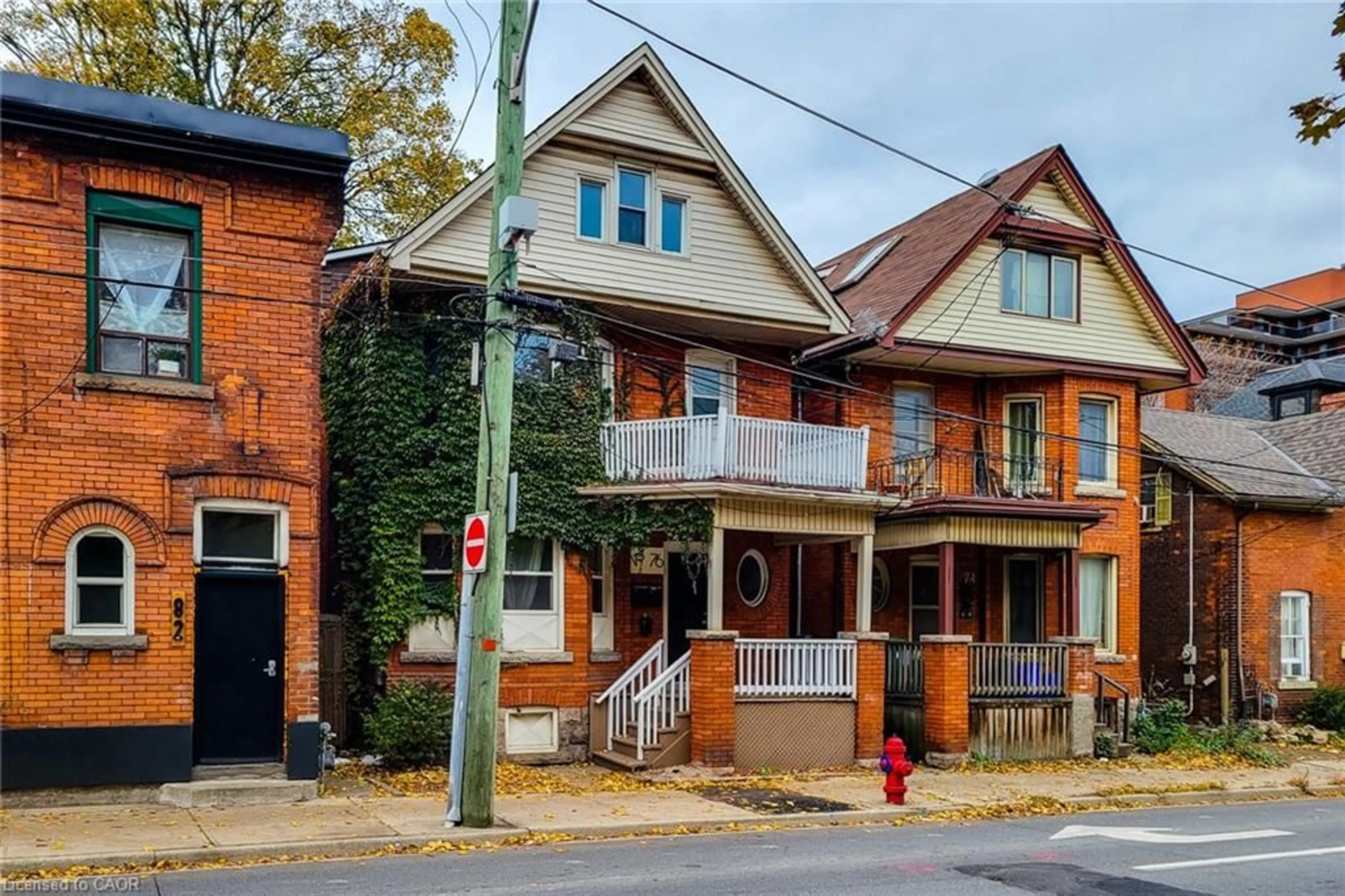Home with brick exterior material, street for 76 Wellington St, Hamilton Ontario L8N 2R1