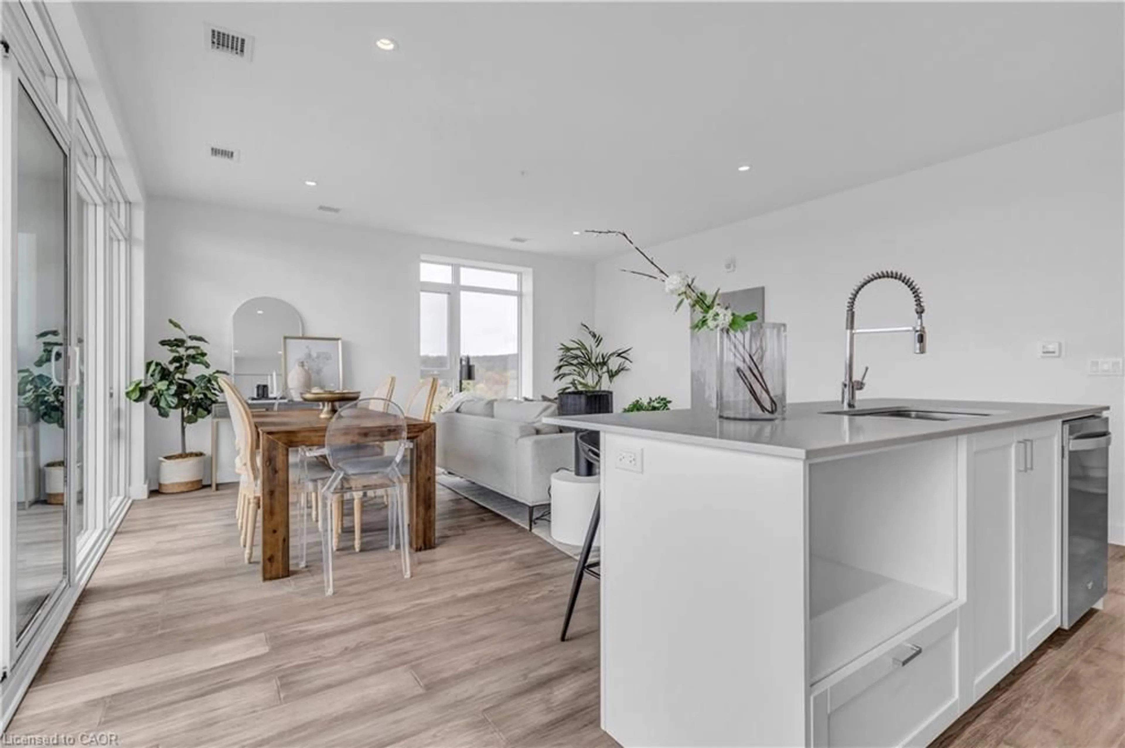 Open concept kitchen, unknown for 15 Glebe St #1414, Cambridge Ontario N1S 0C3