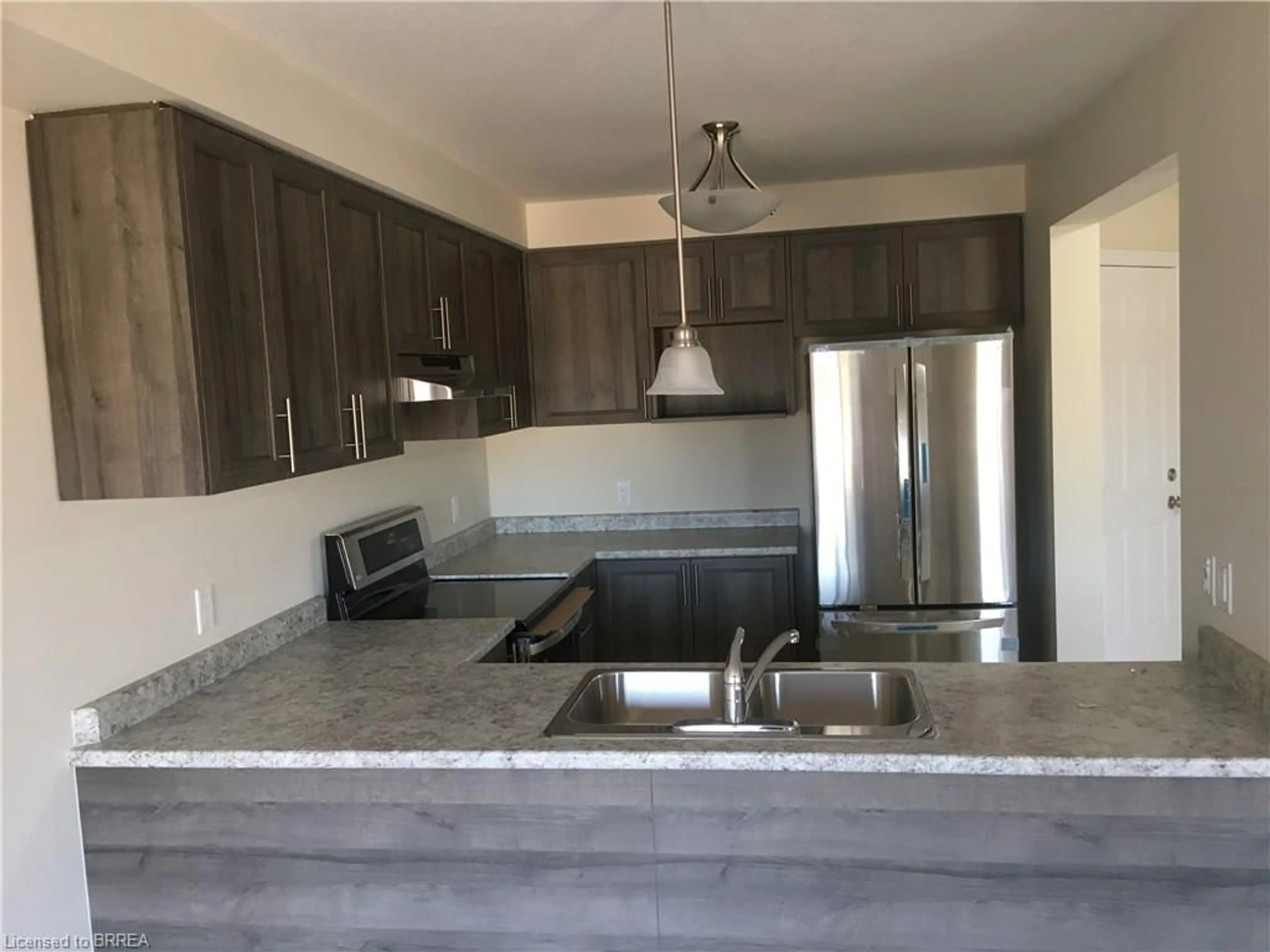 Open concept kitchen, unknown for 53 Arlington Pky, Paris Ontario N3L 0G2