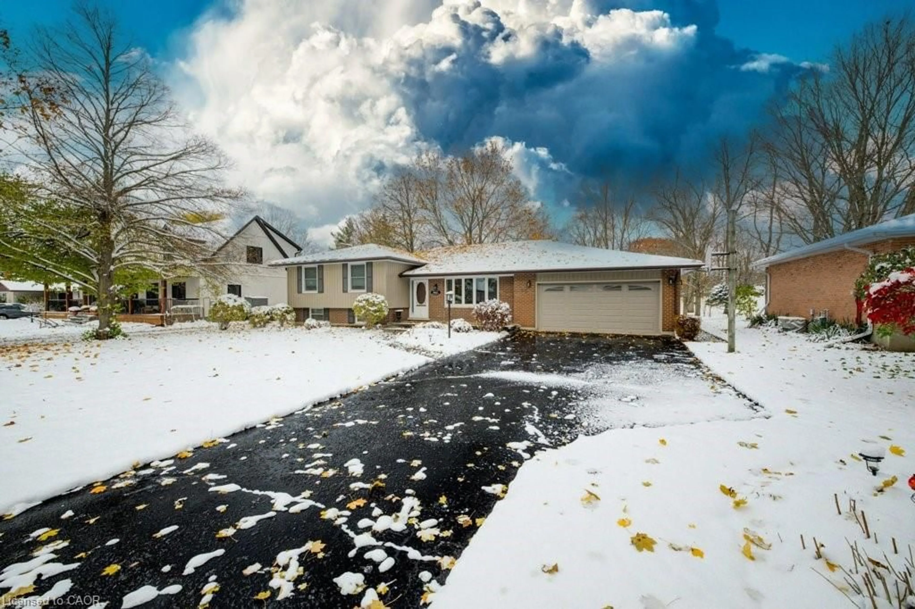 A pic from outside/outdoor area/front of a property/back of a property/a pic from drone, street for 66 Water St, Ayr Ontario N0B 1E0