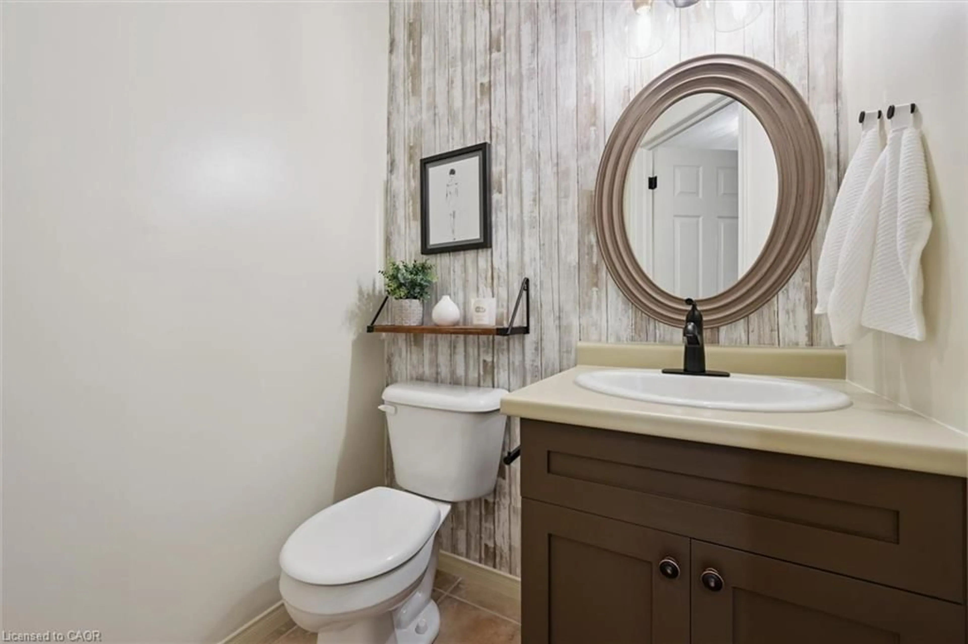 Standard bathroom, ceramic/tile floor for 42 Fallowfield Dr #15, Kitchener Ontario N2C 0A8