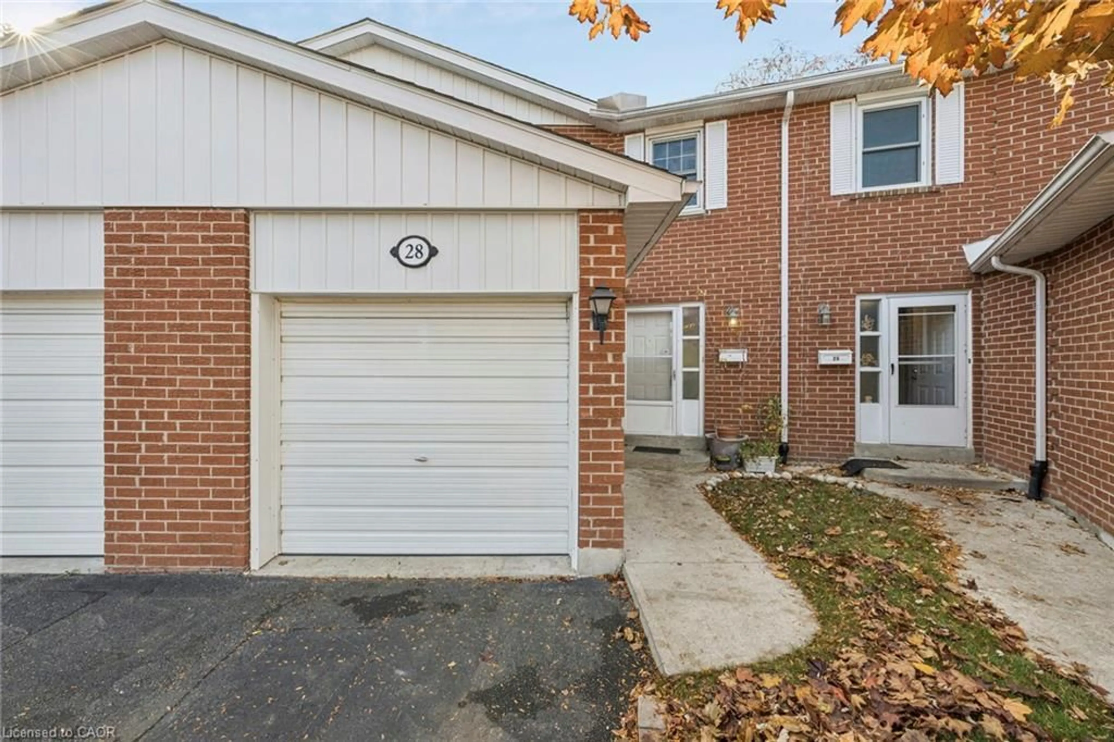 Home with brick exterior material, street for 28 Reith Way, Thornhill Ontario L3T 5C7