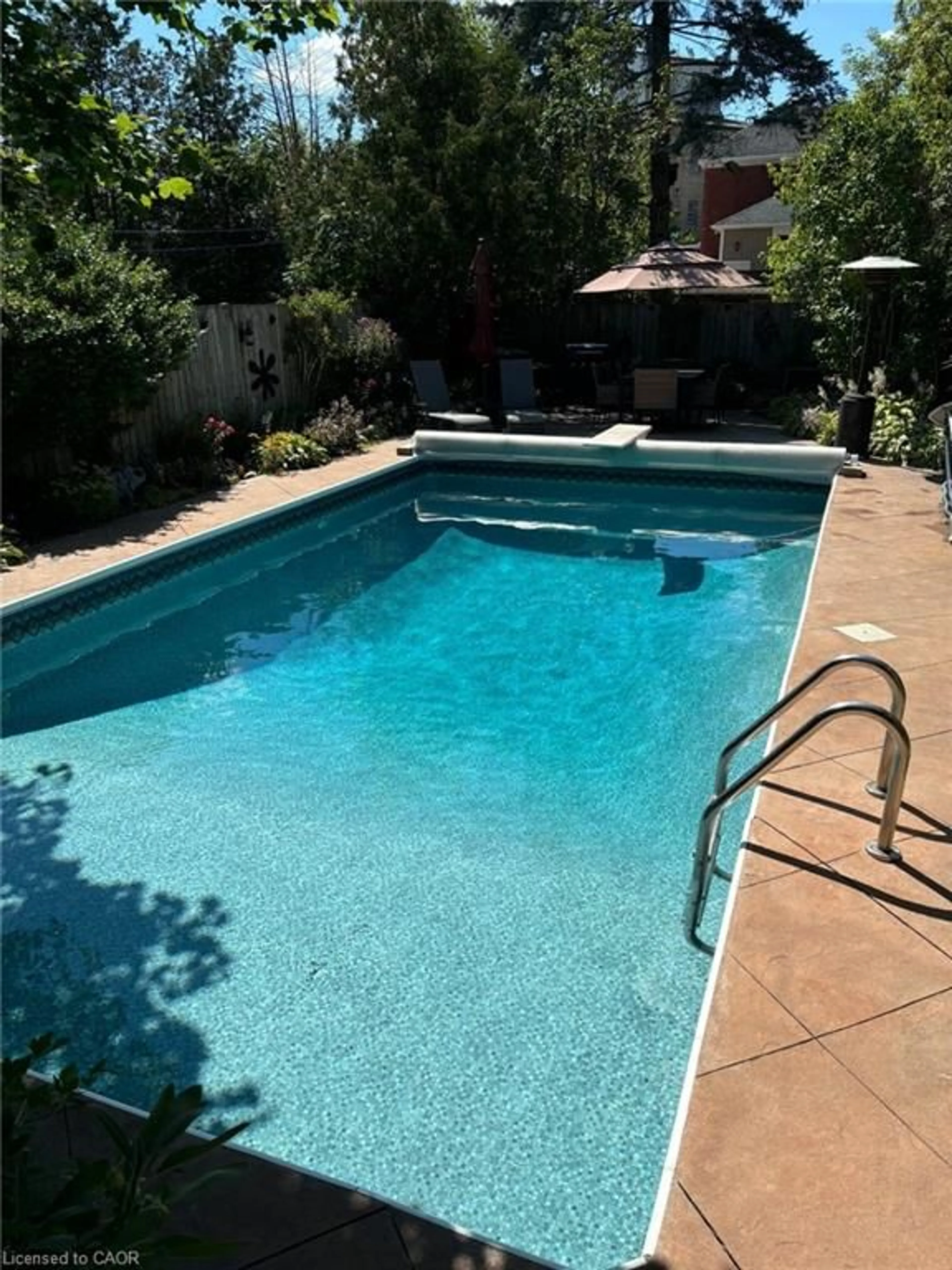 Pool for 112 Jacob St, New Hamburg Ontario N3A 1B7