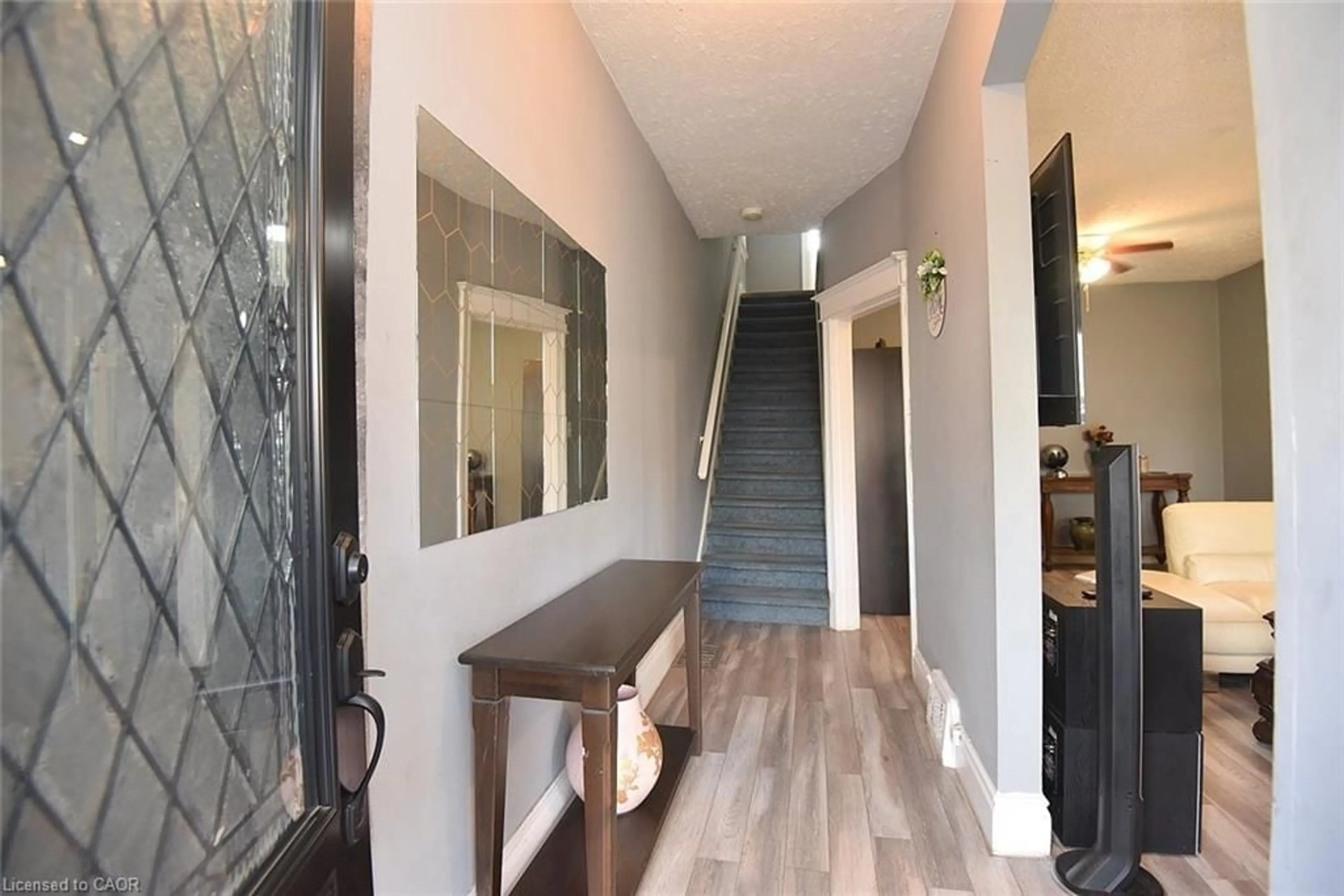 Indoor foyer for 56 Kinrade Ave, Hamilton Ontario L8L 6L6
