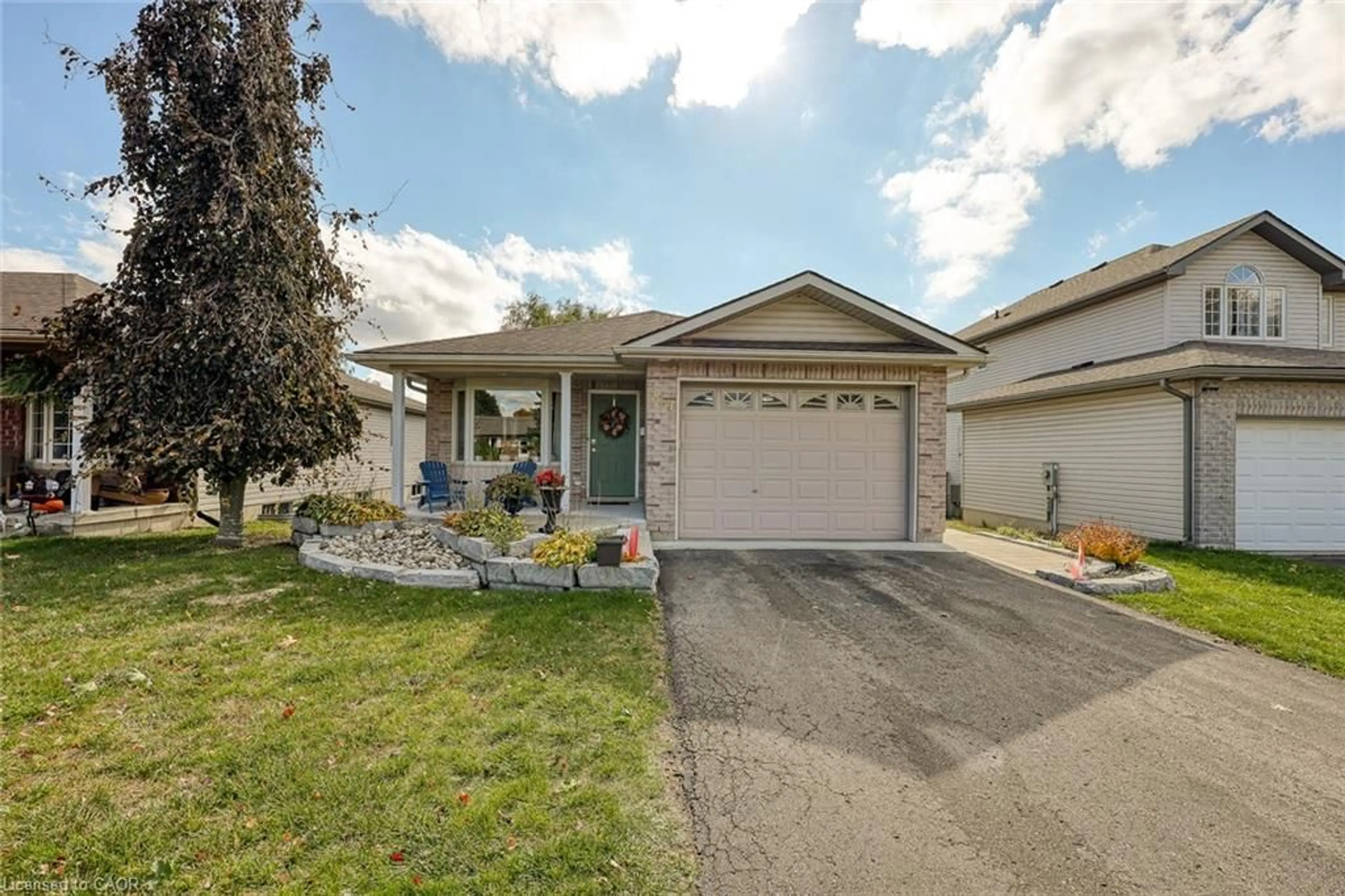 Home with vinyl exterior material, street for 217 North St, Tillsonburg Ontario N4G 1B8