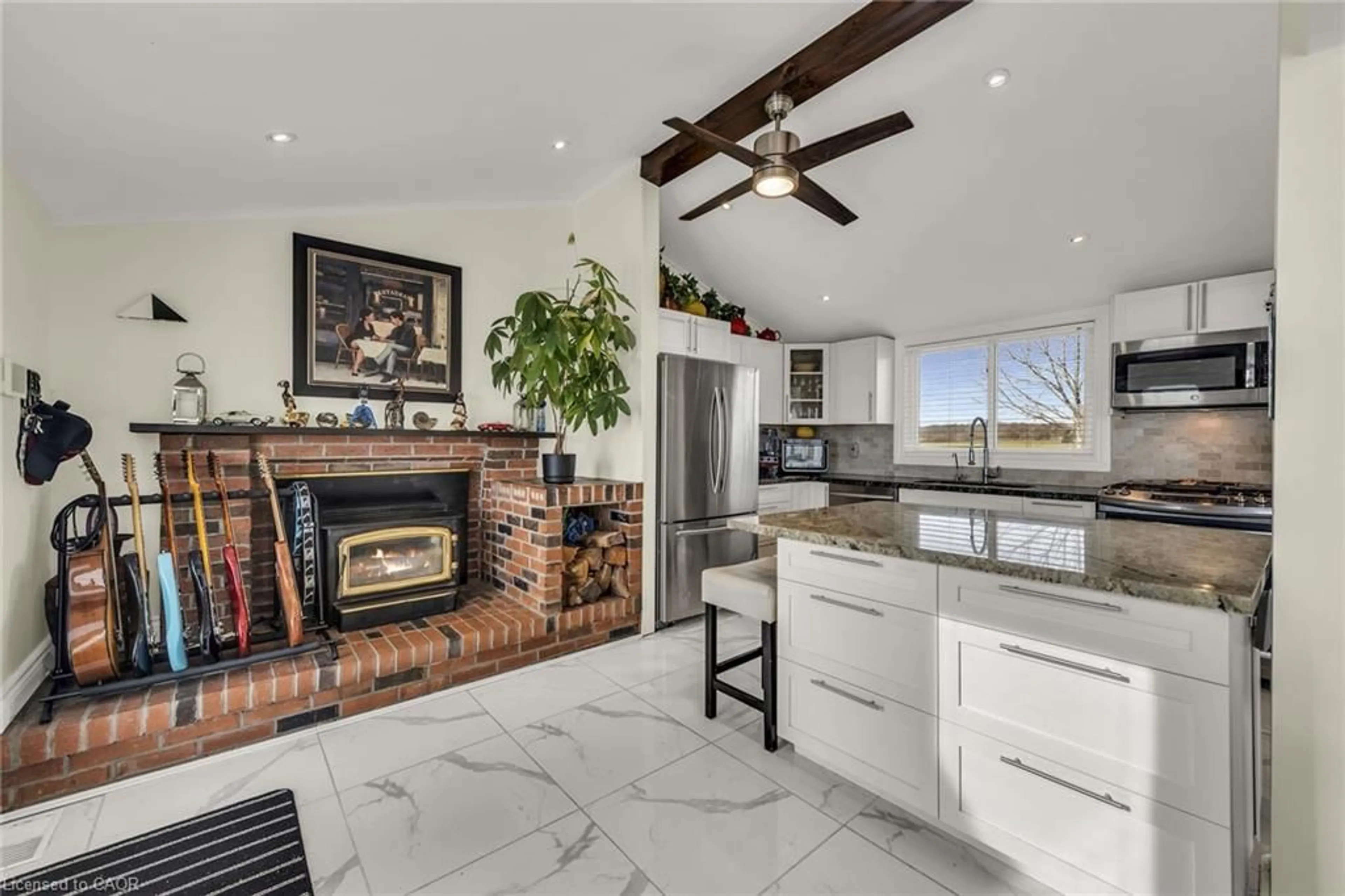 Open concept kitchen, ceramic/tile floor for 817 Lakeshore Rd, Selkirk Ontario N0A 1P0