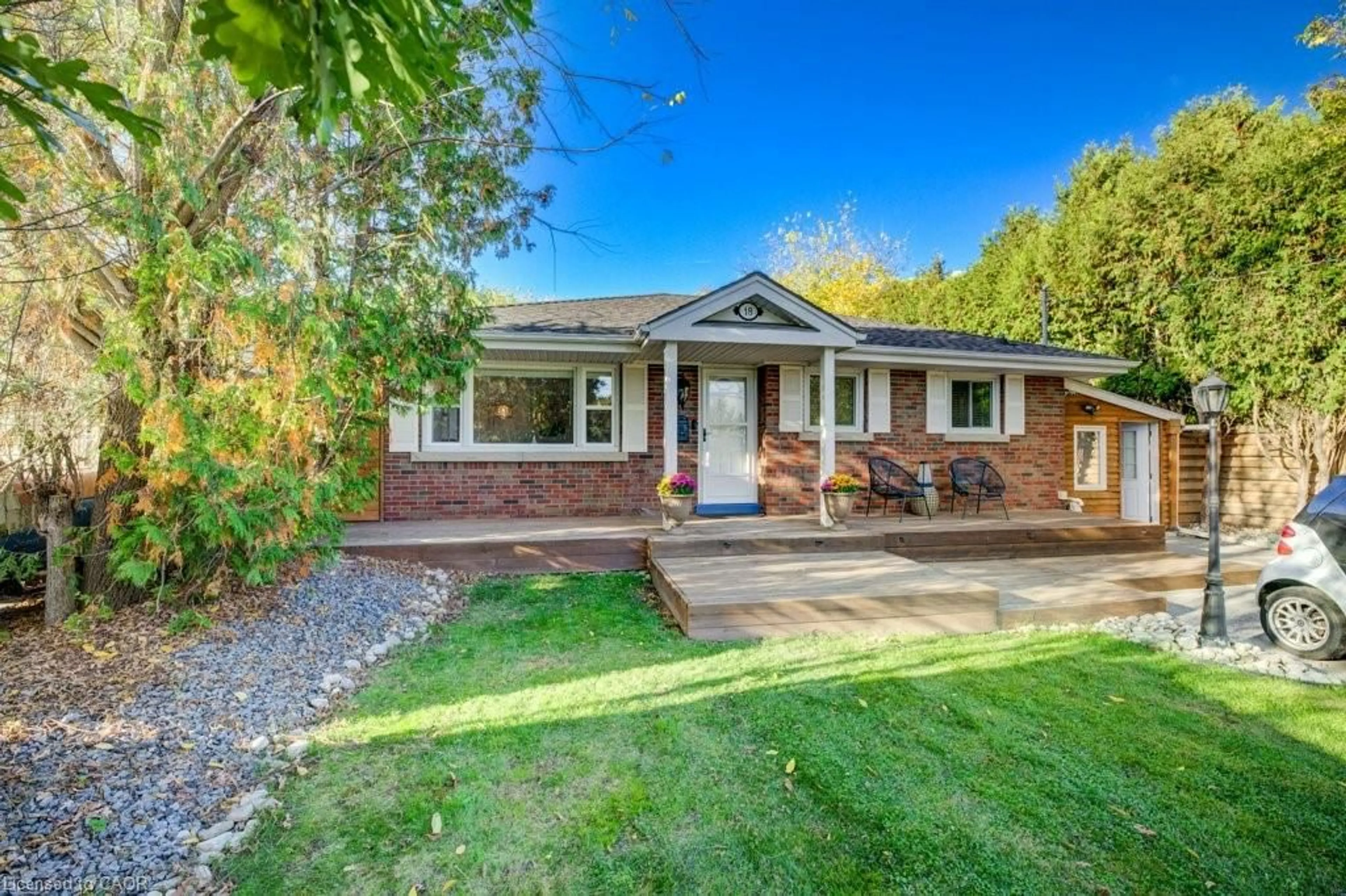 Home with brick exterior material, street for 18 Hilltop Dr, Cambridge Ontario N1R 1S9