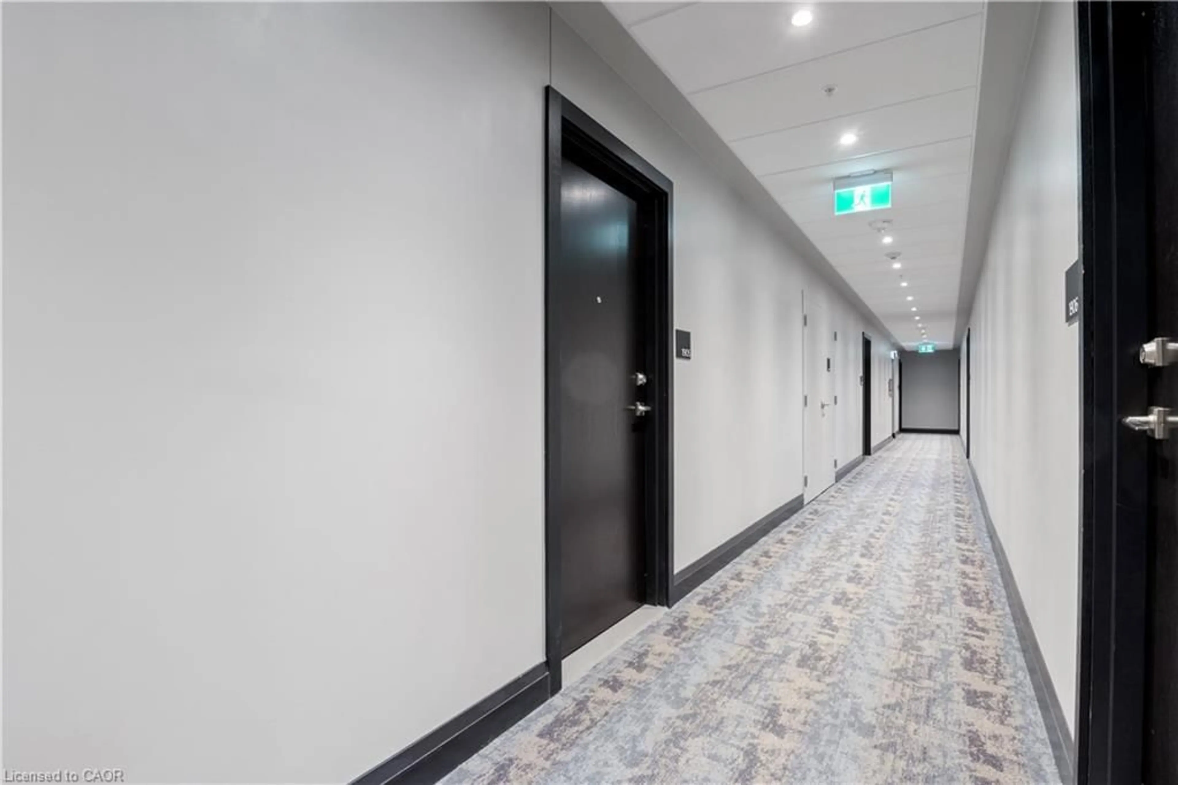 Indoor foyer for 50 Grand Ave #1905, Cambridge Ontario N1S 0C2