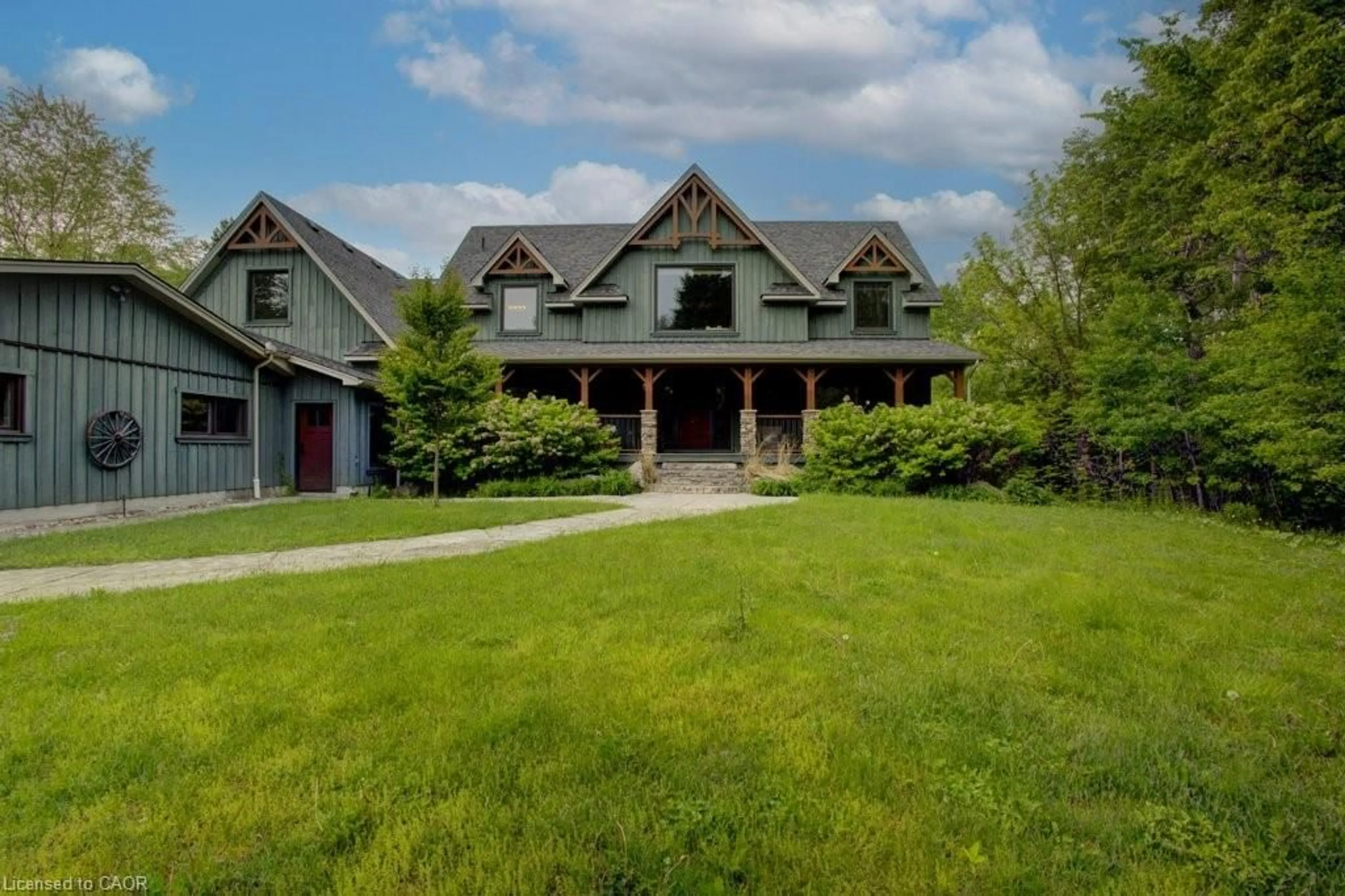 A pic from outside/outdoor area/front of a property/back of a property/a pic from drone, unknown for 8429 Poplar Side Rd, Clearview Ontario L9Y 3Y9