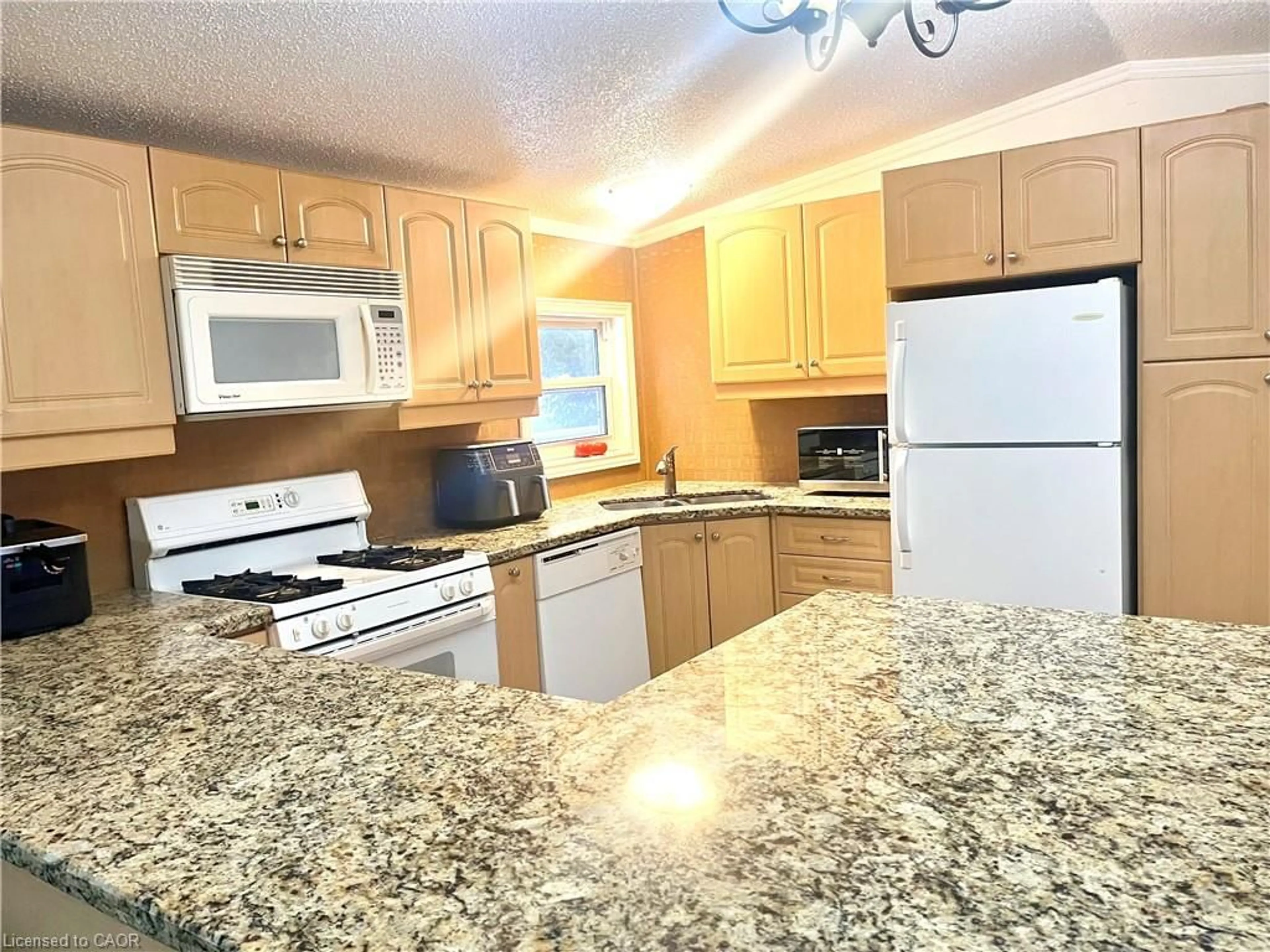 Standard kitchen, unknown for 6 Lane St, Fergus Ontario N1M 2W5
