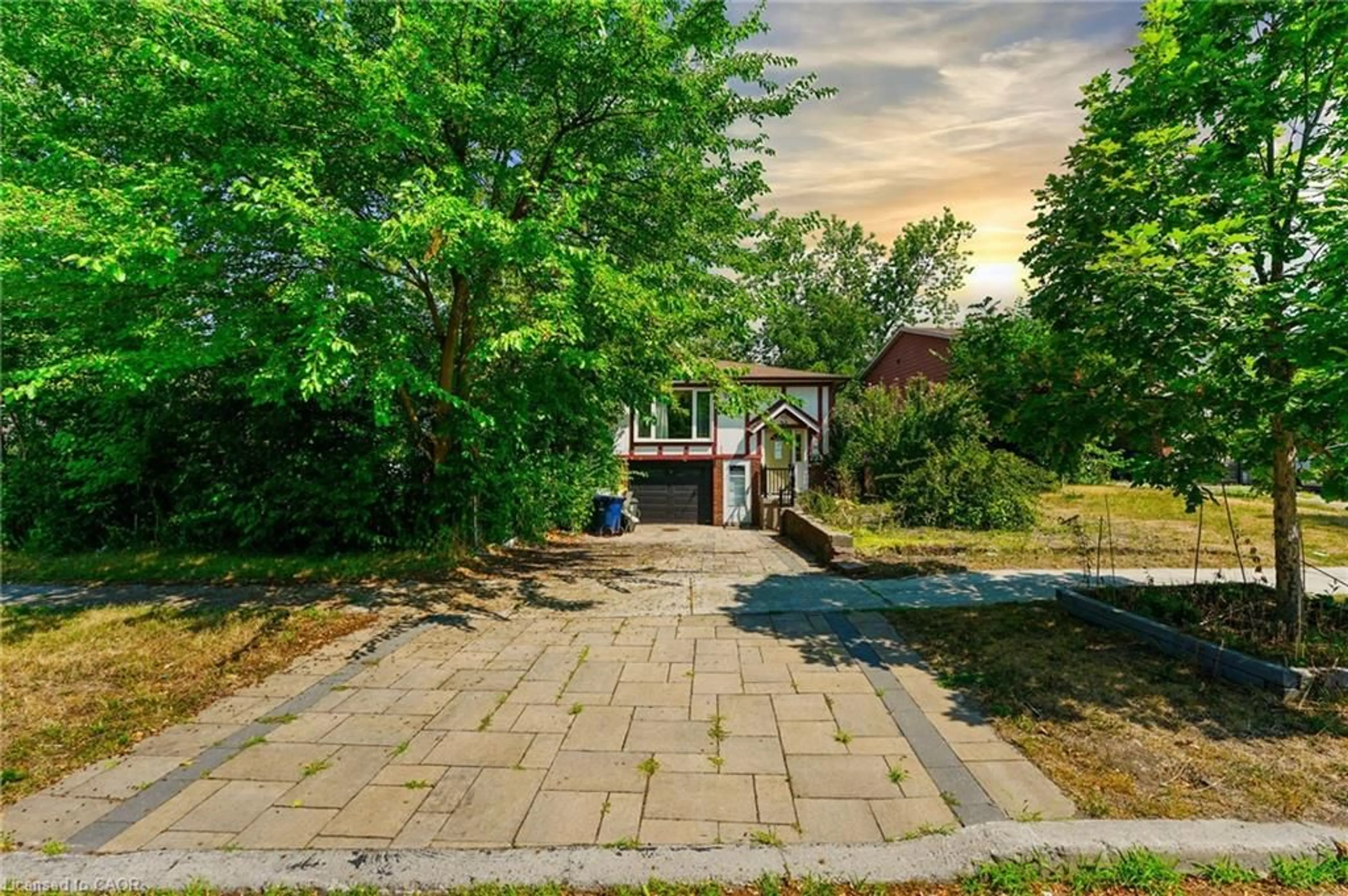 Patio, street for 50 Apache Trail, Toronto Ontario M2H 2H7