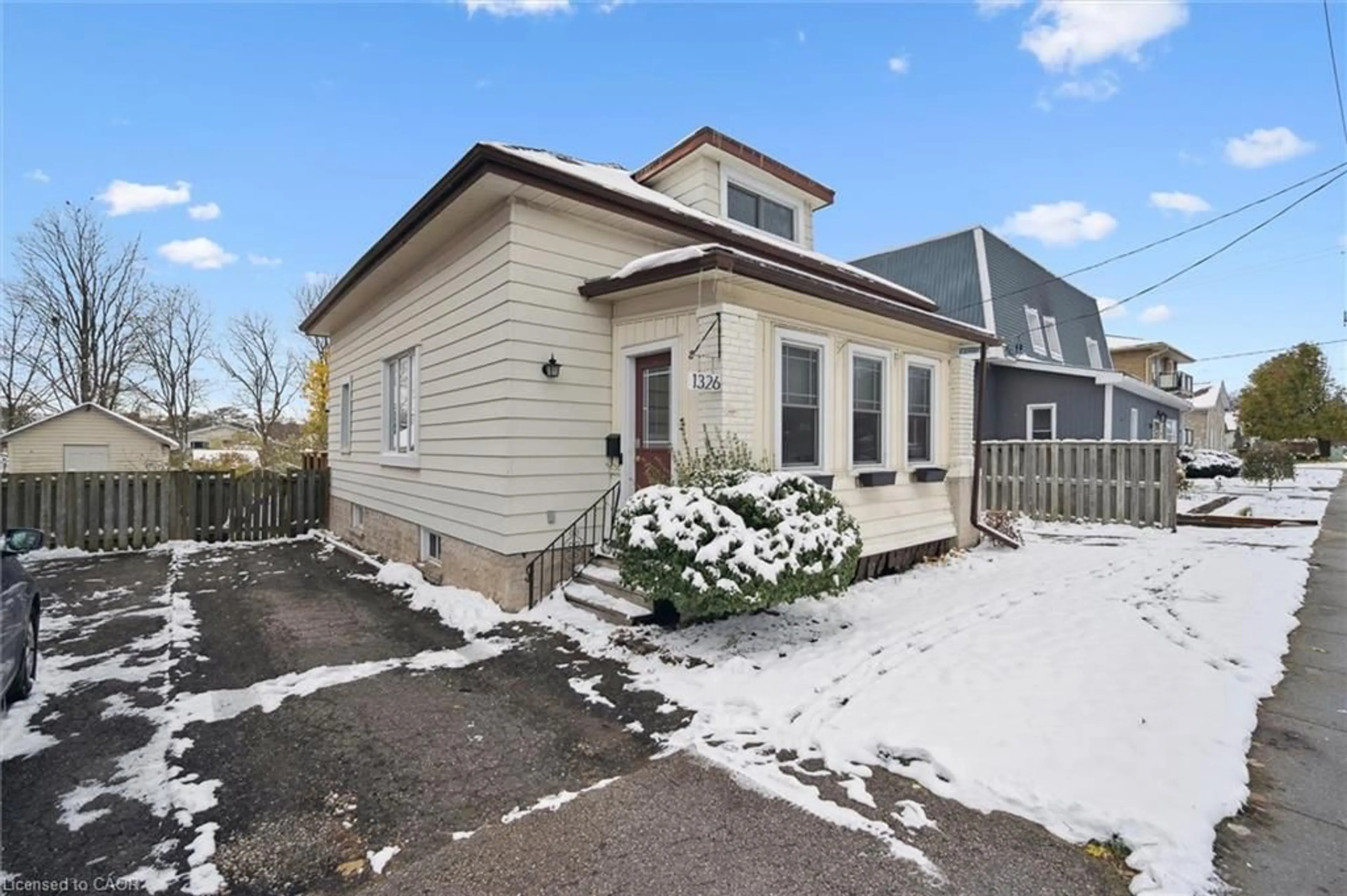 Unknown for 1326 Queenston Rd, Cambridge Ontario N3H 3L4