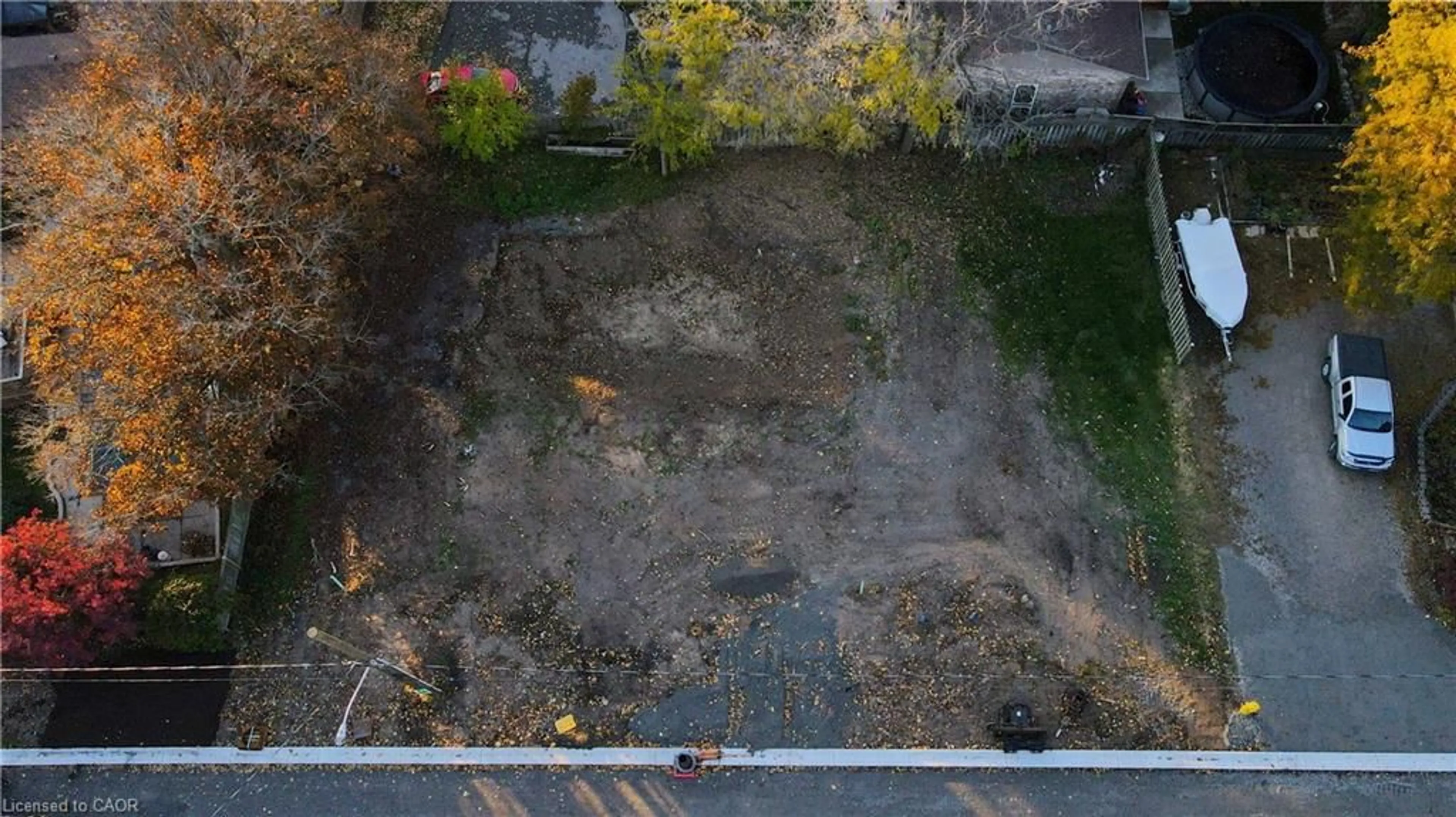 A pic from outside/outdoor area/front of a property/back of a property/a pic from drone, street for 29 Inverness St, Caledonia Ontario N3W 1B2